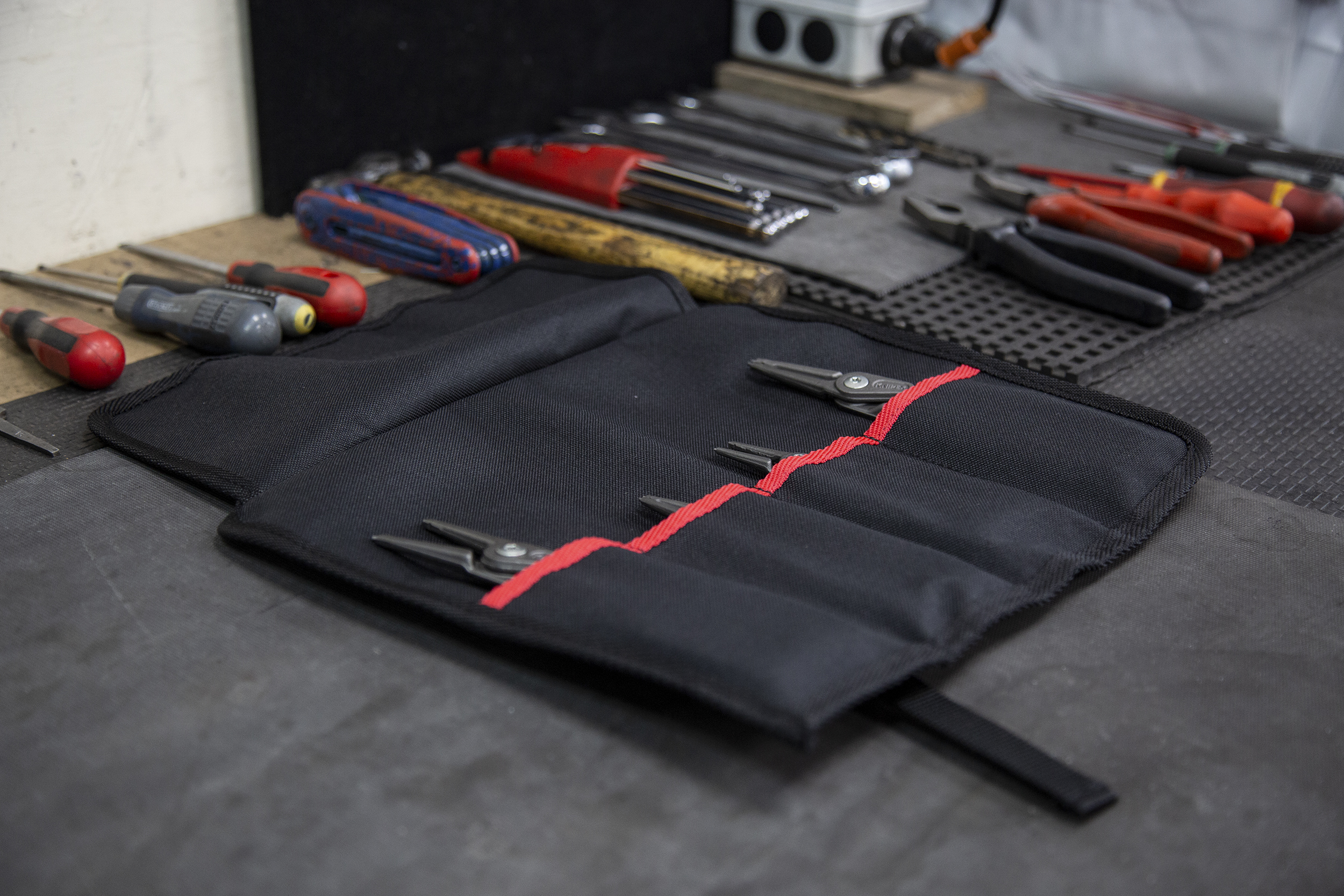 00-19-57 Knipex 4-Piece Circlip Plier Set Circlip Plier Set