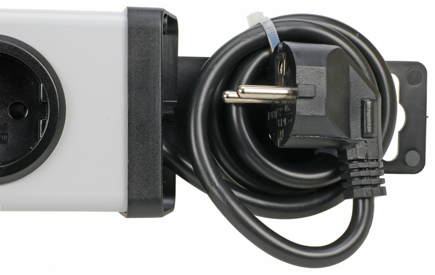 Bodo Ehmann Type E 3 Gang Trailing Socket, 1.5m Cable, 16A, 230V
