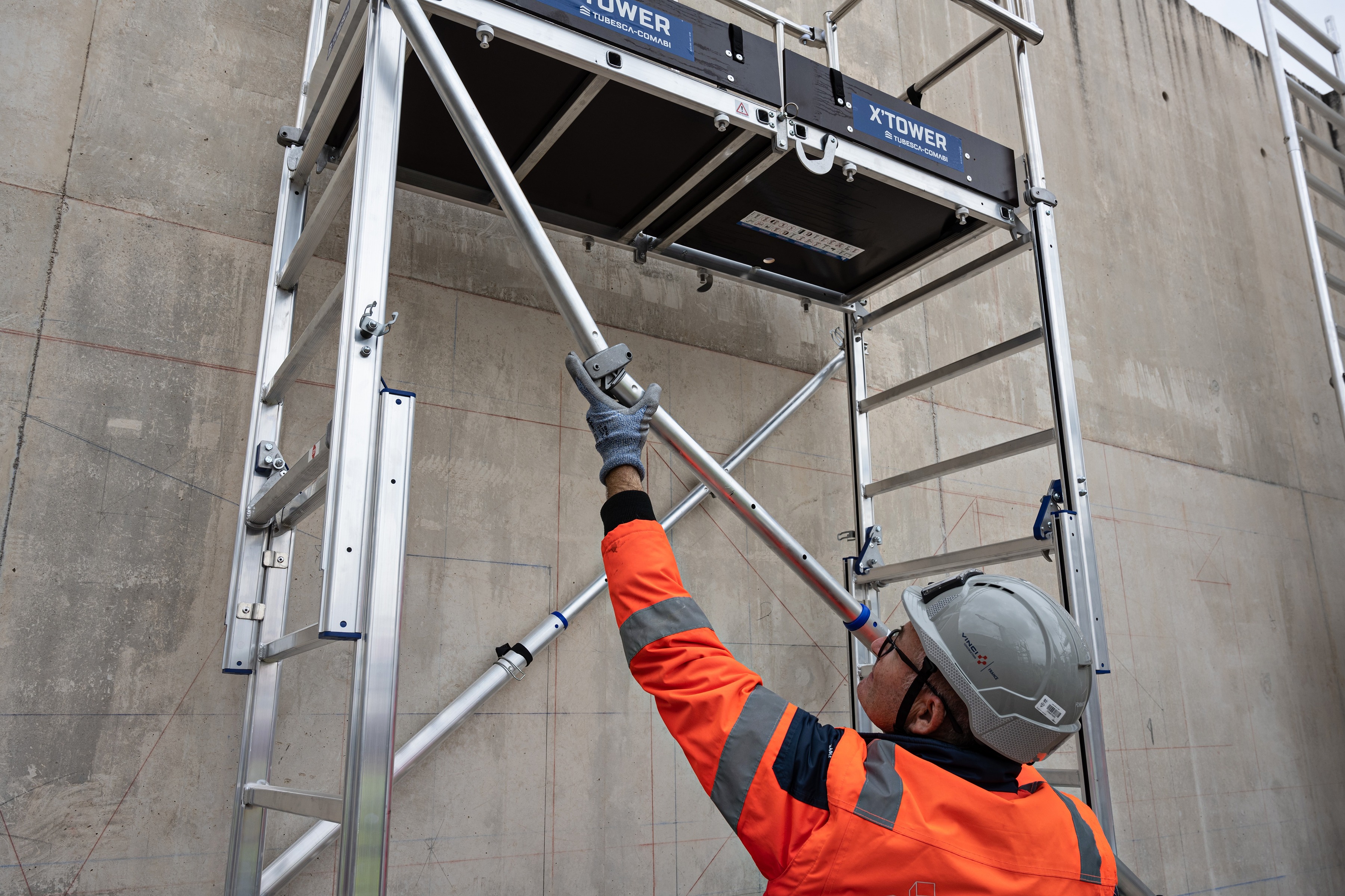 02374203 TUBESCA Aluminium 3 steps Step Ladder, 1.08m platform height, 2.73 m open length