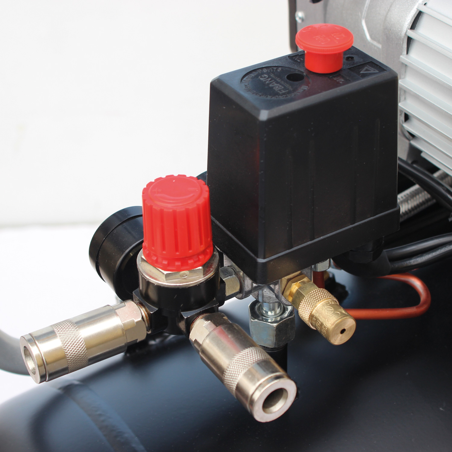 05491 SIP 1.5 HP Air Compressor, 8 bar, 27.5 kg, 24 L