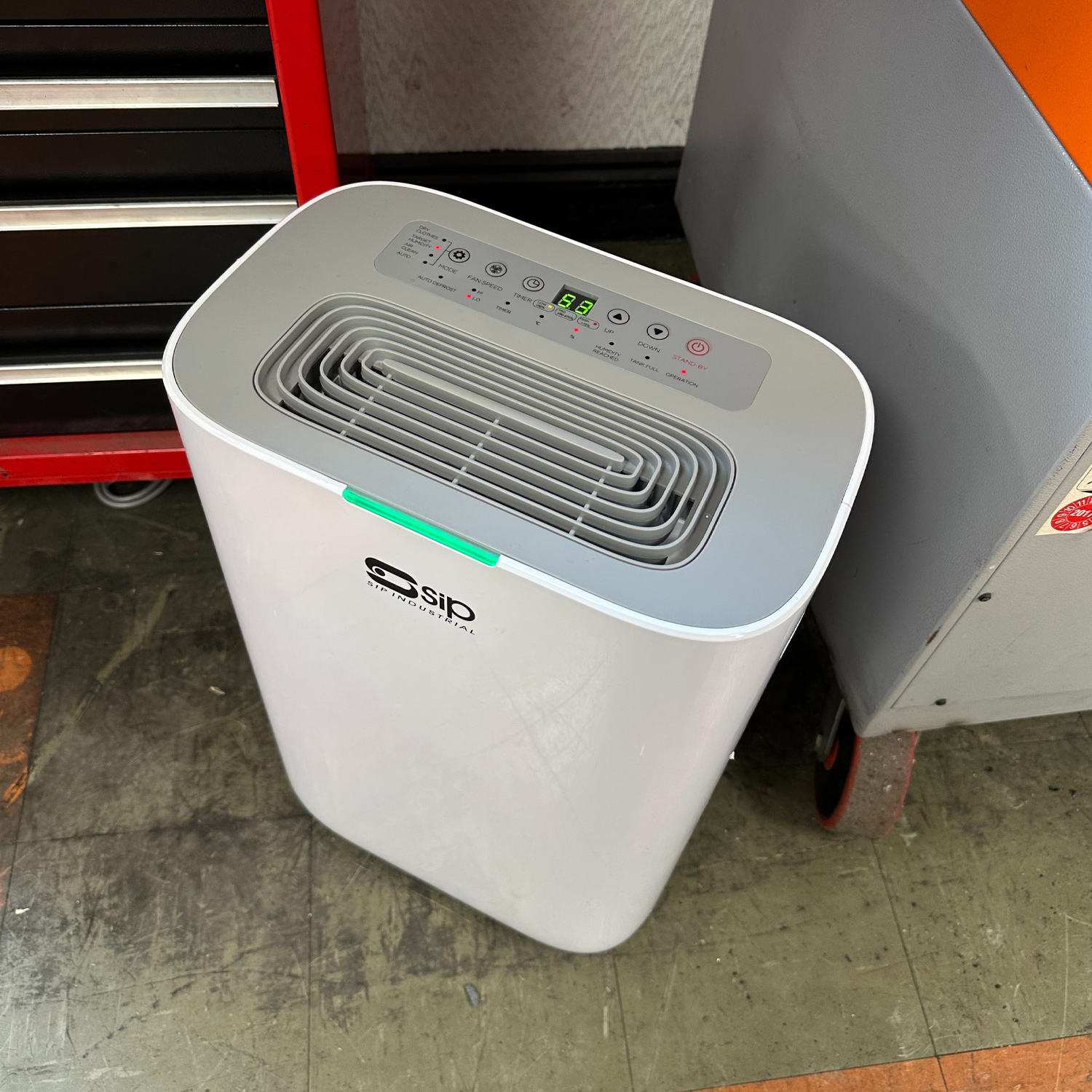 05648 SIP Portable Dehumidifier 6.5 L water tank, 20 L/day extraction rate Type G - British 3-Pin