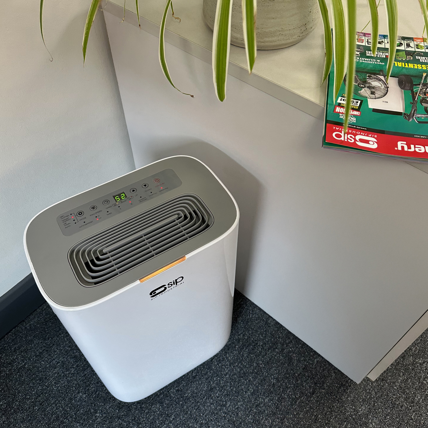 05648 SIP Portable Dehumidifier 6.5 L water tank, 20 L/day extraction rate Type G - British 3-Pin