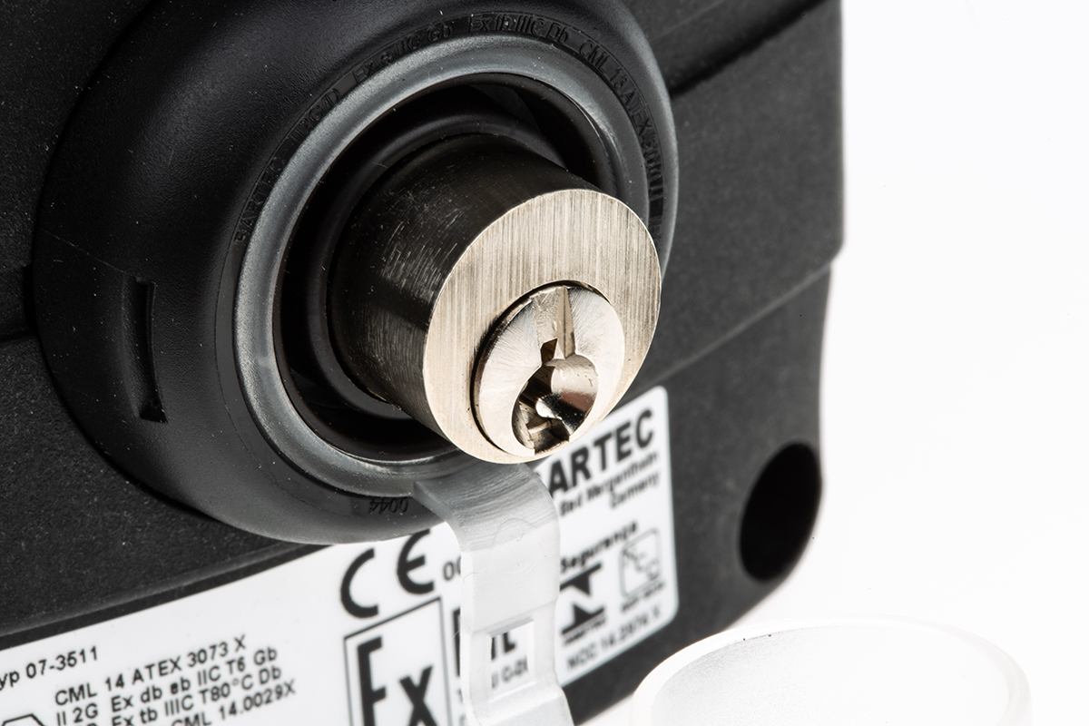 07-3511-10k02 Bartec Momentary Control Station Switch - 2 NO, Thermoplastic, 1 Cutouts, Black, IP66, IP67