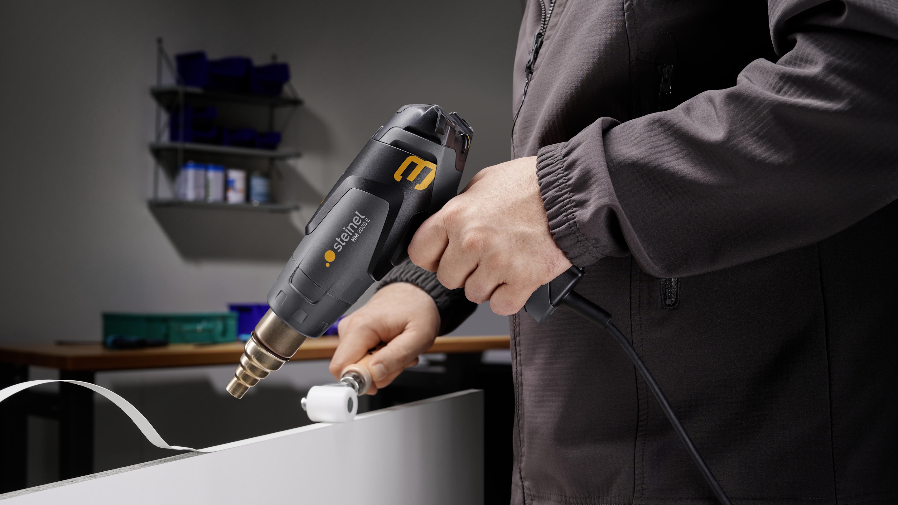 091248 Steinel  630 °C max Corded 2200 W, Type G - British 3-Pin