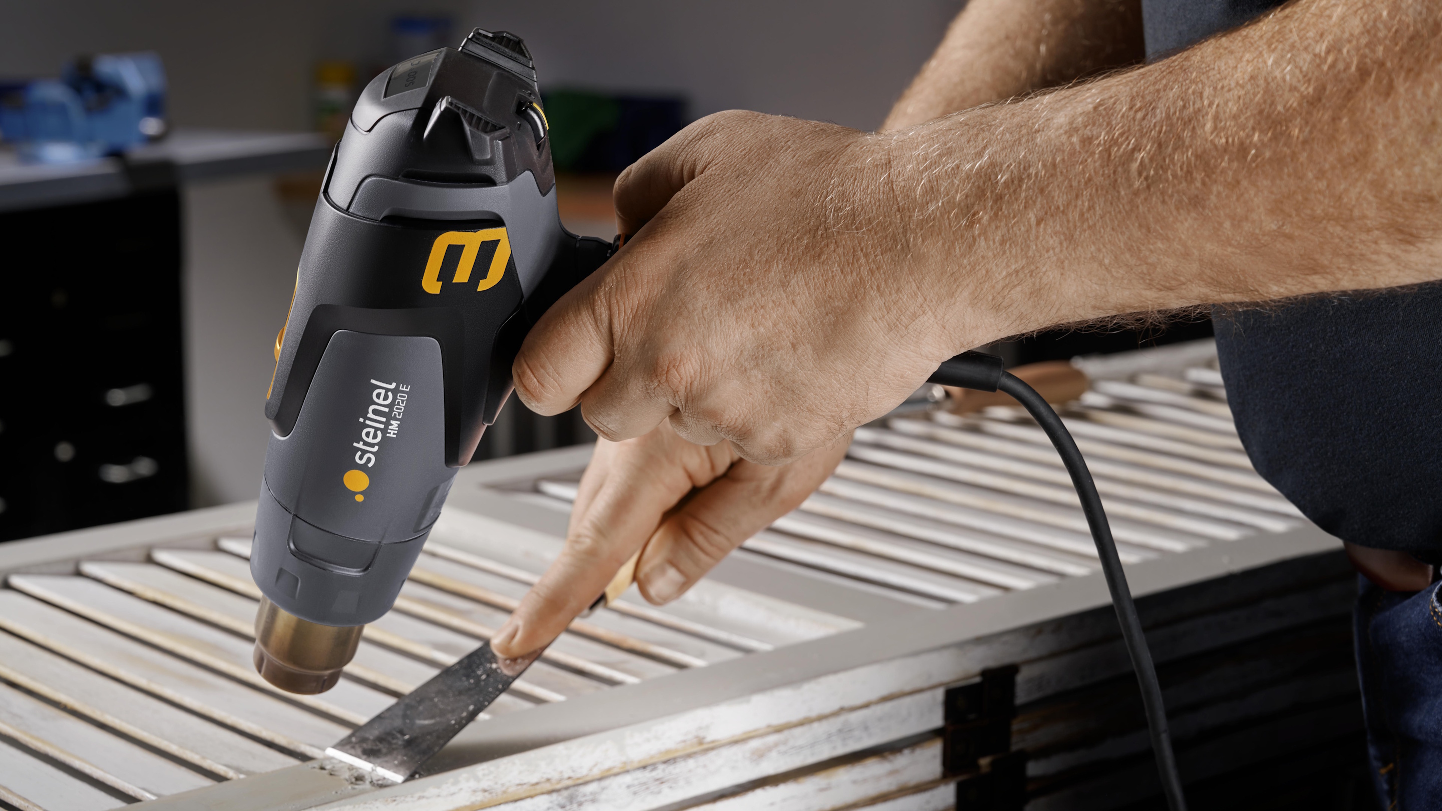 091248 Steinel  630 °C max Corded 2200 W, Type G - British 3-Pin