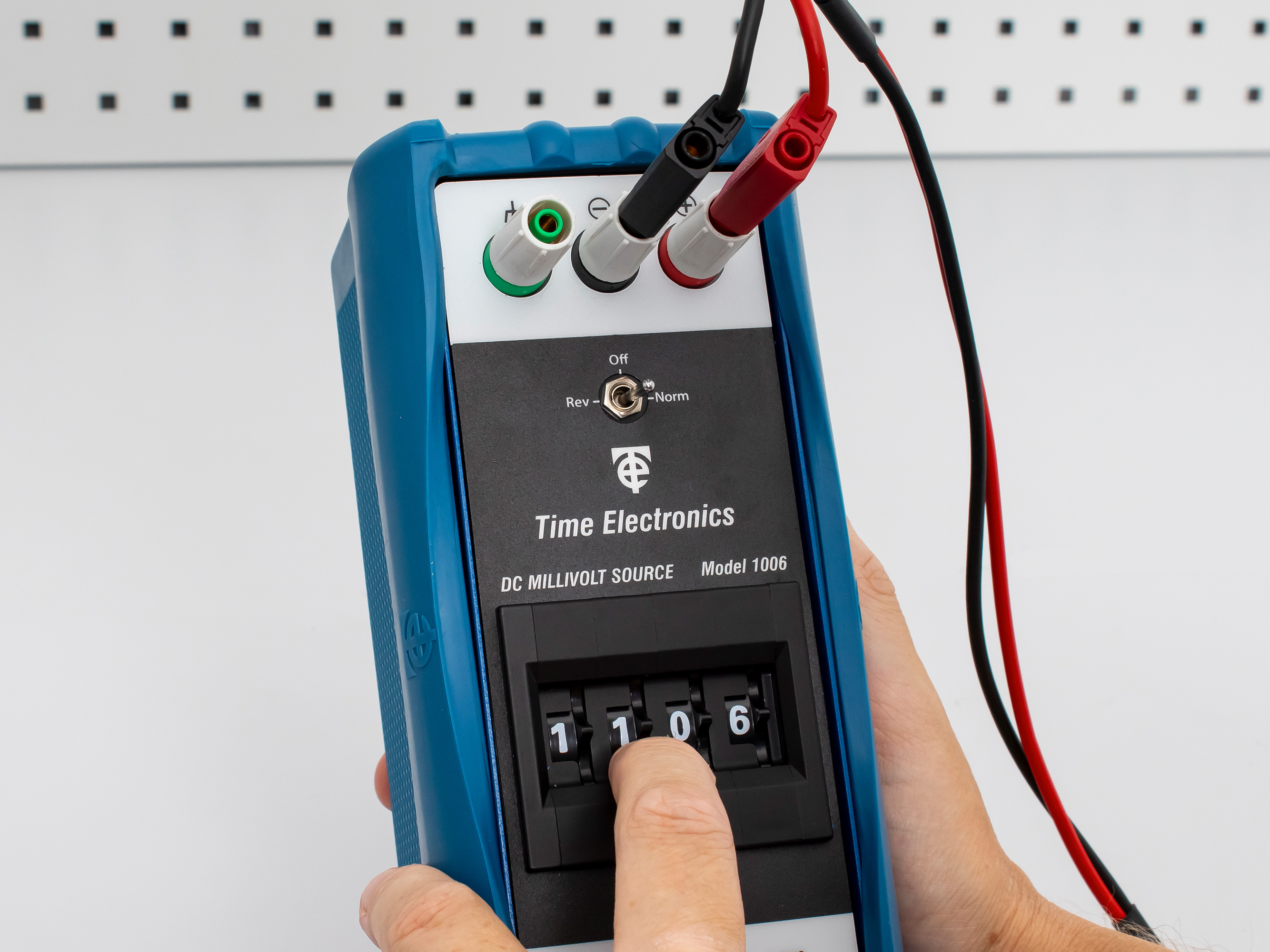 1006 Time Electronics  Multi-Function Calibrator, RSCAL