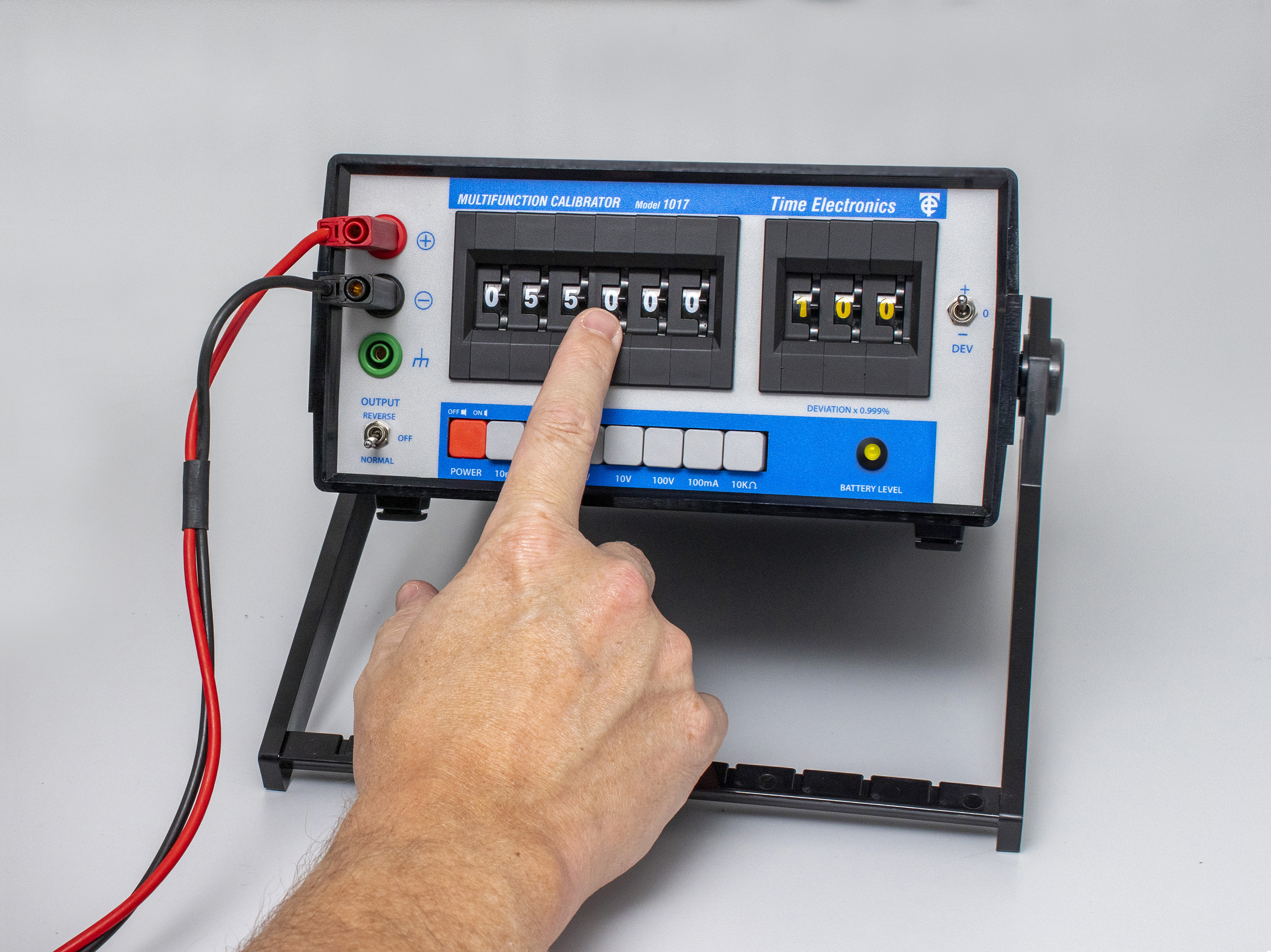 1017 Time Electronics  Multi-Function Calibrator, 100 mA, 100V 119 mm 47 mm 96mm - UKAS