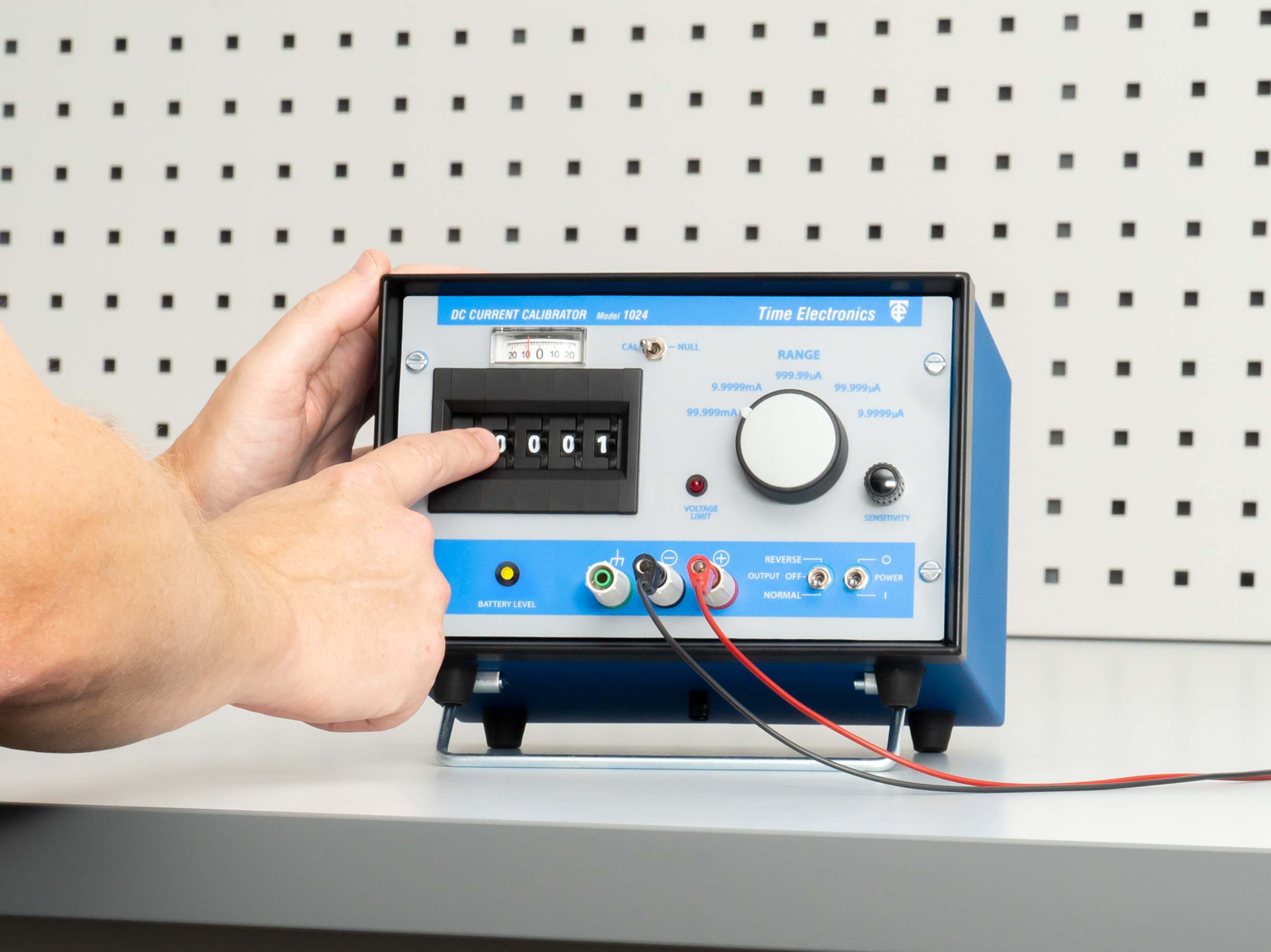1024 Time Electronics  Current & Voltage Calibrator 100 mA