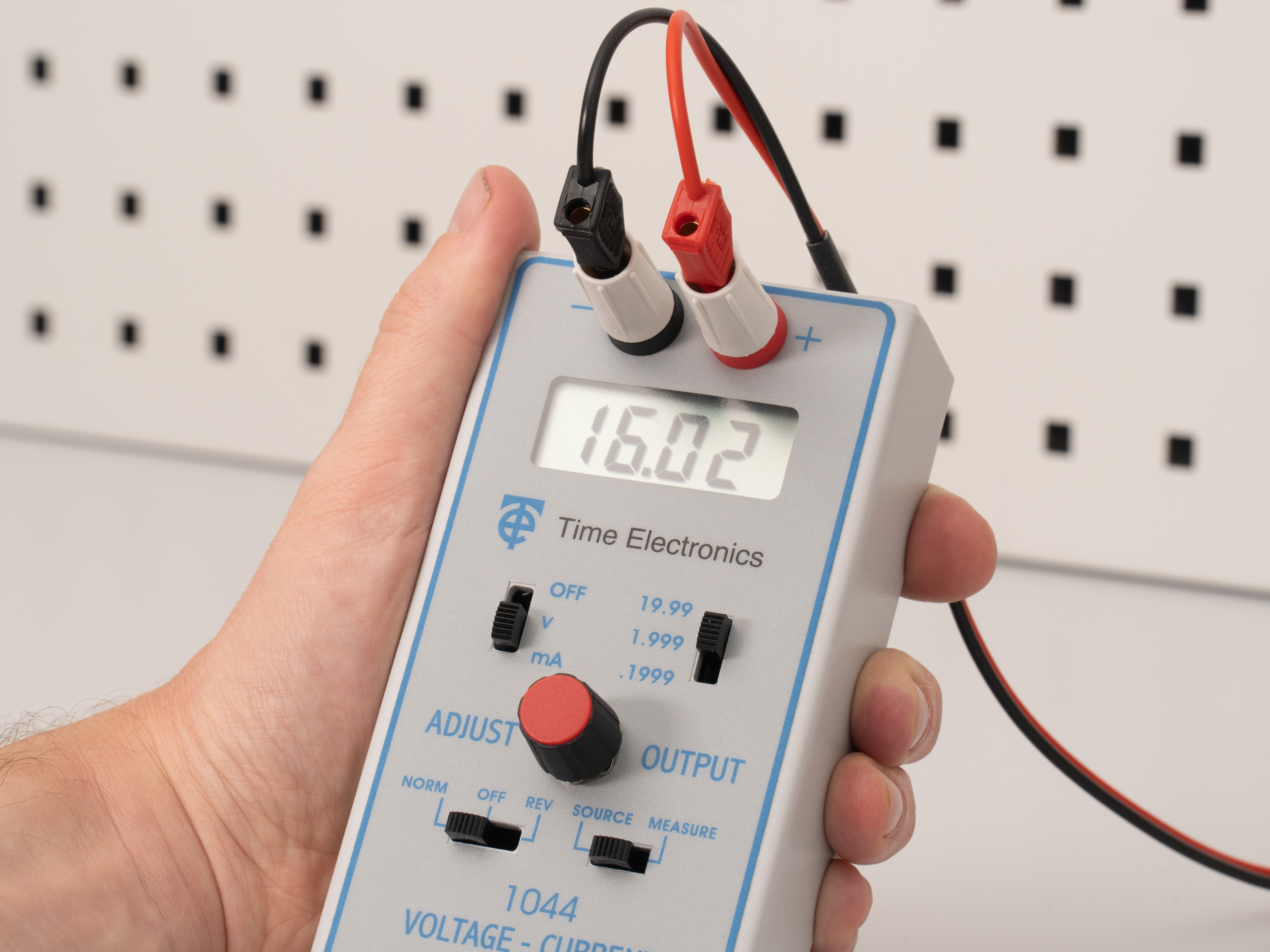 1044 Time Electronics  Current & Voltage Calibrator, Max Voltage 20V 20 mA