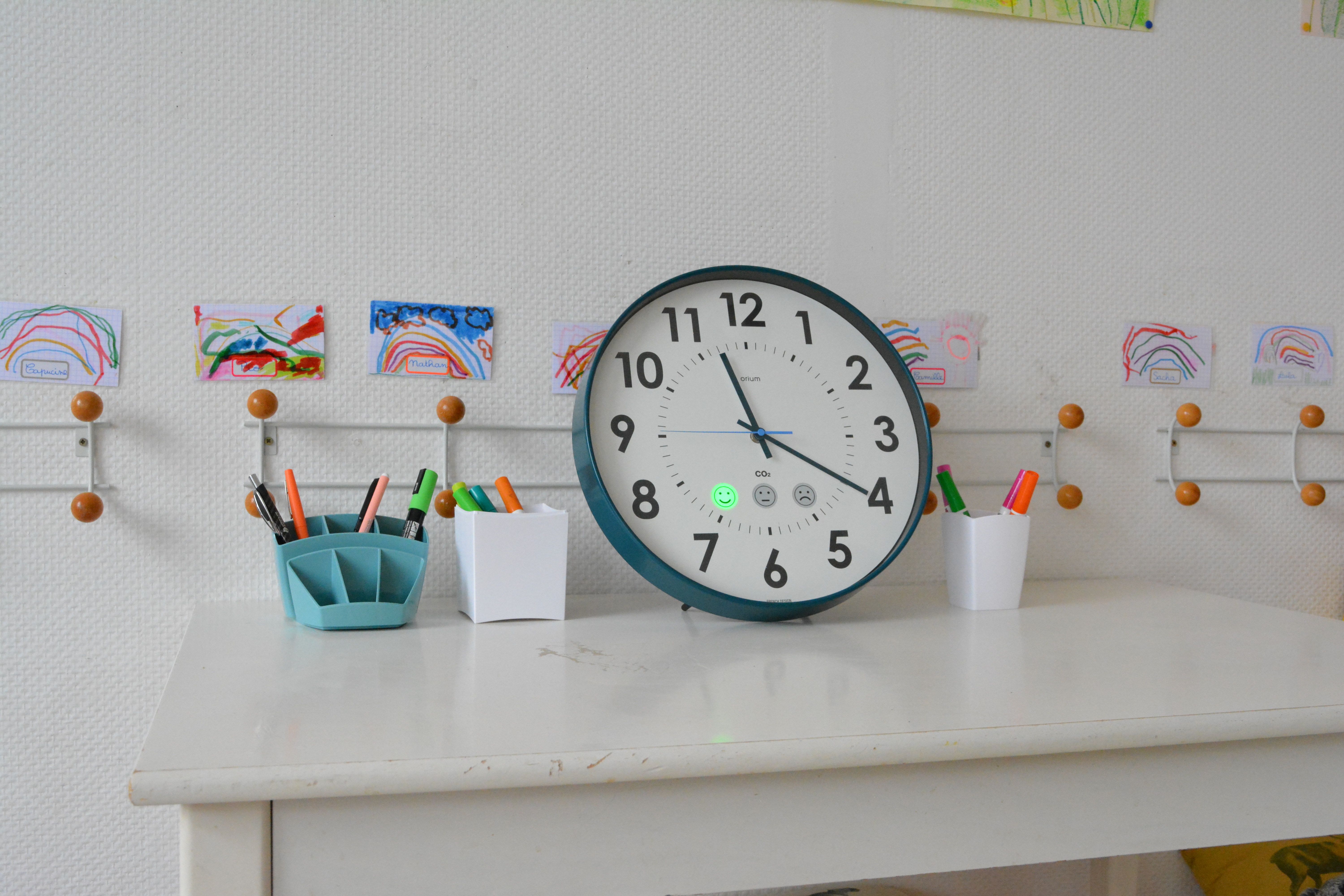 11344 Orium Blue, White Analogue Clock with CO2 Sensor, 35 cm Diameter Desktop, Wall