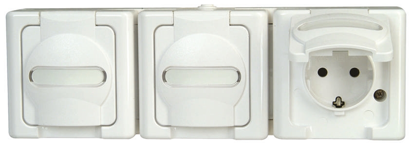 Kopp White 3 Gang Plug Socket, 16A Indoor & Outdoor, Type F