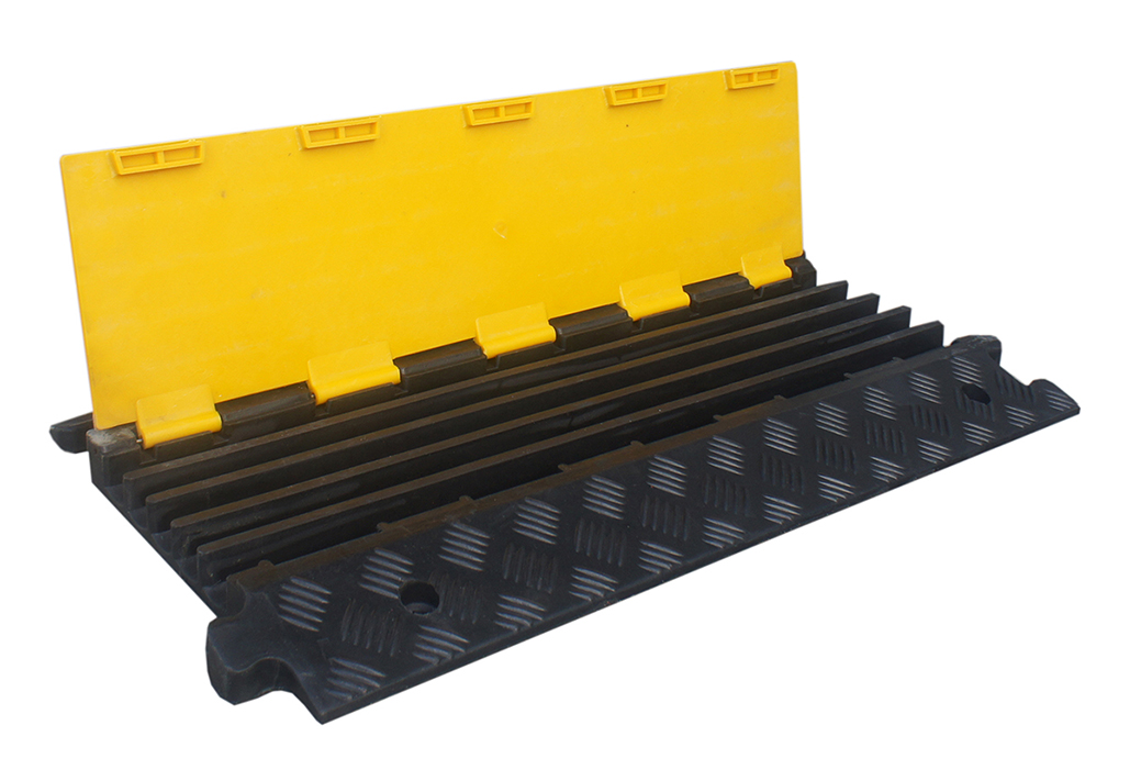 136-5422 RS PRO 910 mm Black, Yellow Cable Cover in Thermoplastic, Rubber, 34 mm ID