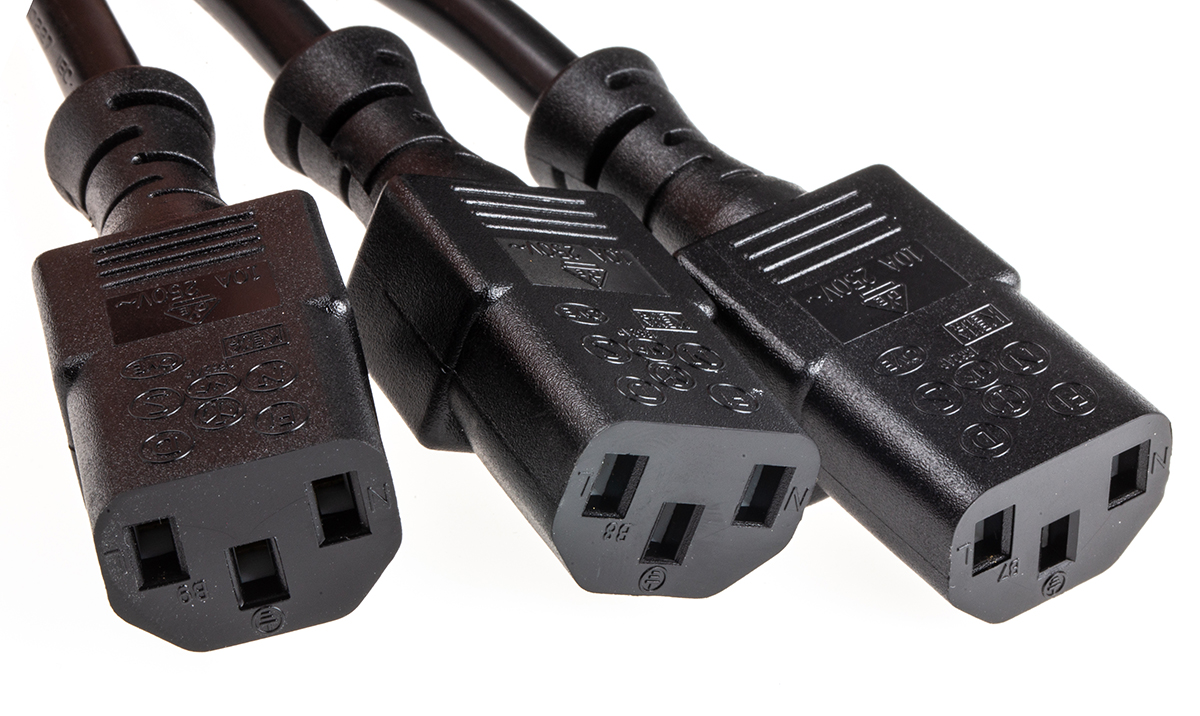 178-9804 RS PRO IEC C13 to Schuko Power Cord, 3 m Black Polyvinyl Chloride
