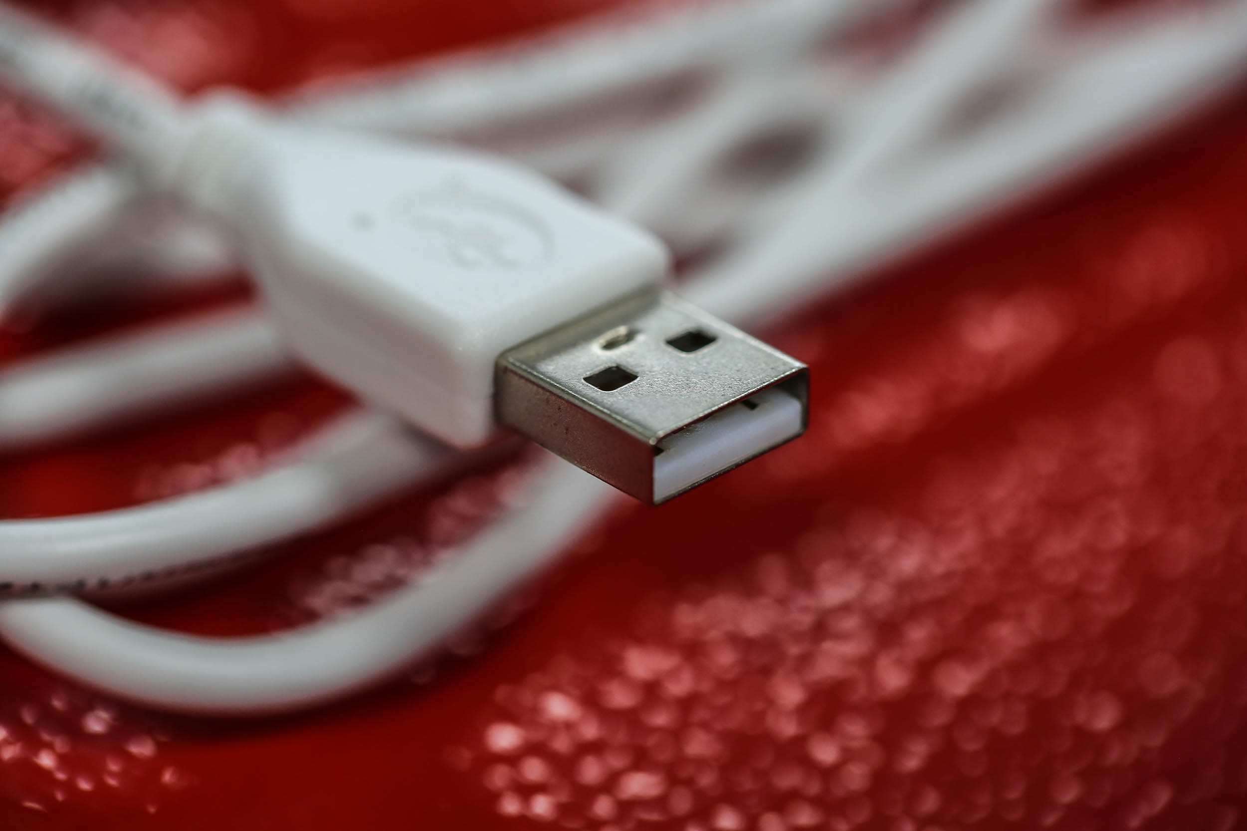 182-8866 RS PRO IC Socket USB Cable, Male USB Type A to Male, USB 2.0 USB B, White, 2 m