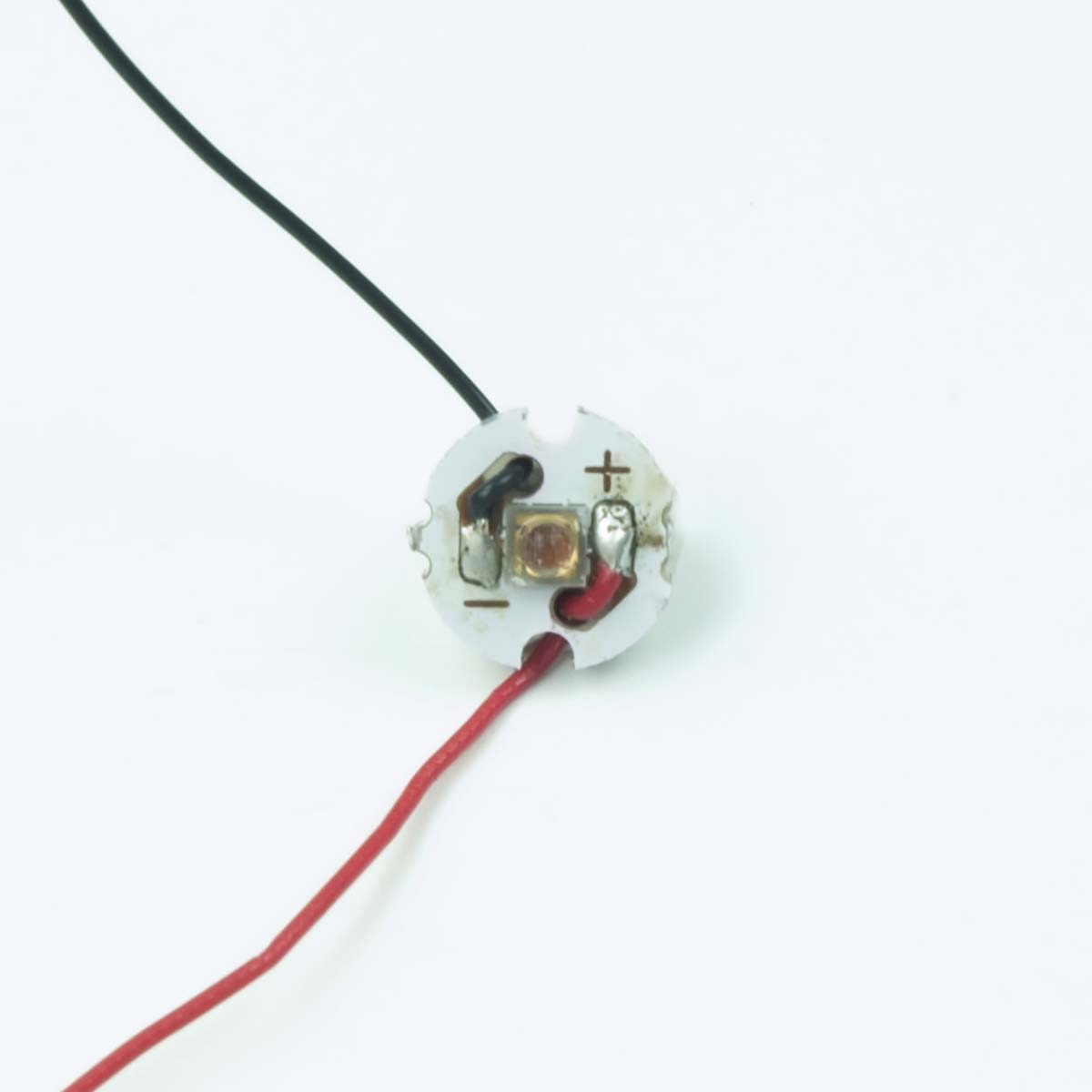 ILM-IP01-85SN-SC201-WIR200. ILS, P1616 850nm IR LED, SMD package