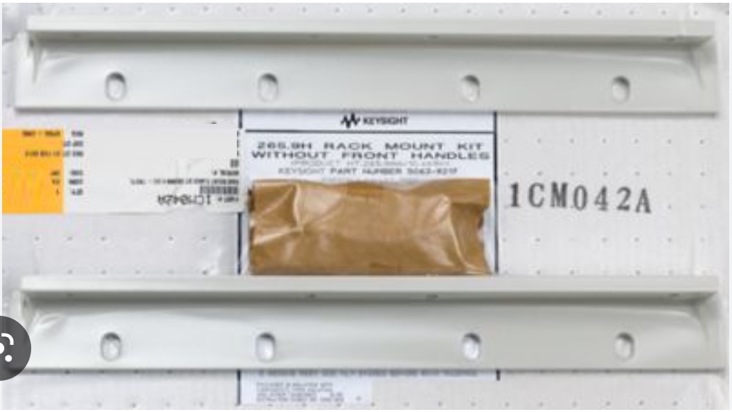 Keysight Technologies Assembly Screw Pack for Use with System II Instruments, 2 Per Pack Piece(s)