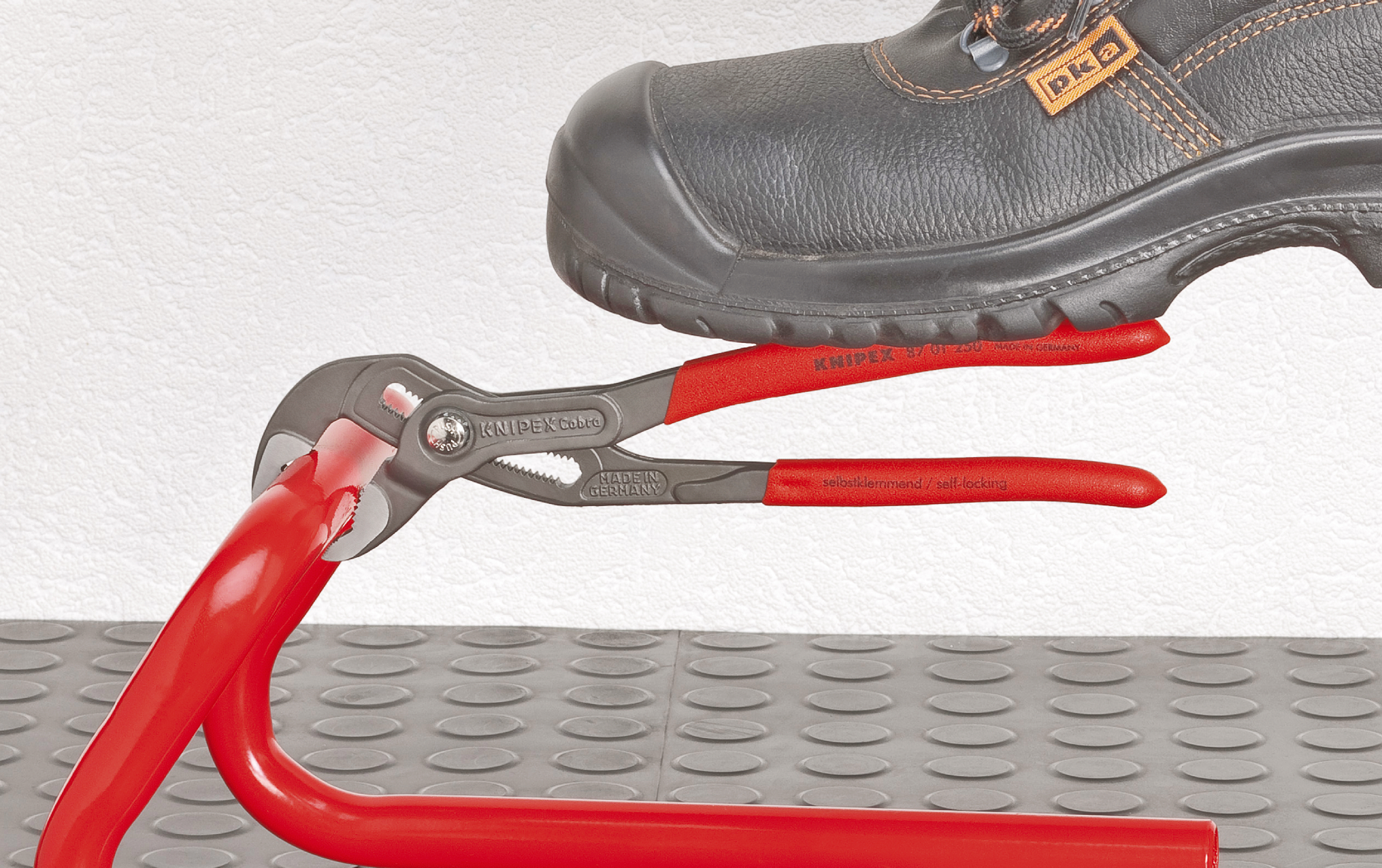 87-01-250 Knipex Cobra® Water Pump Pliers, 250 mm Overall, Flat, Straight Tip, 46mm Jaw