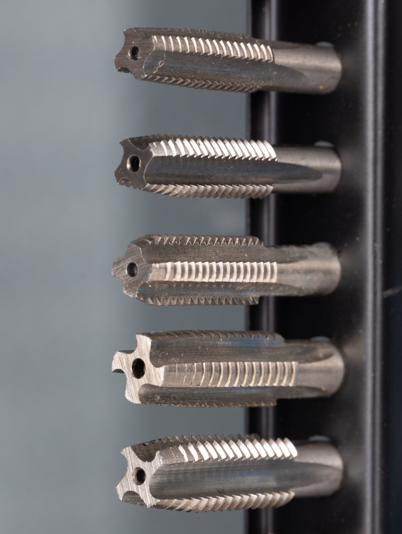 226-8889 RS PRO 32-Piece HSS Tap & Die Set, M3 - M12 Taps, M3 - M12 Dies