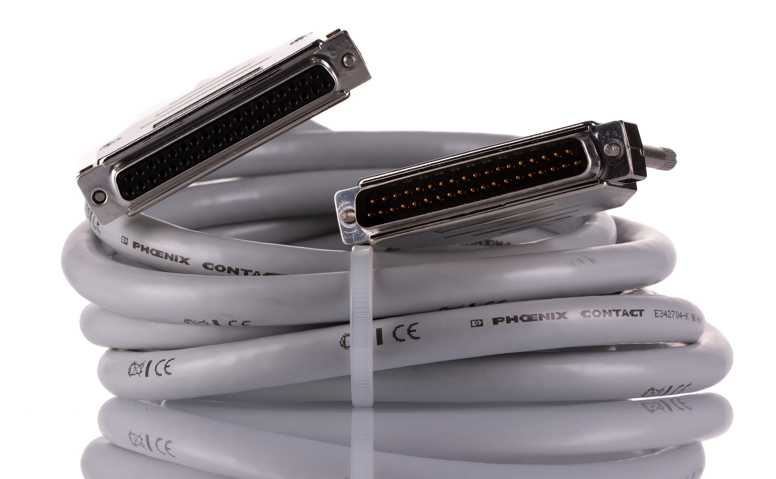 Phoenix Contact Female D-Sub 37-Pin to Male DB37 Serial Cable, 3 m Polyvinyl Chloride, 230 Series