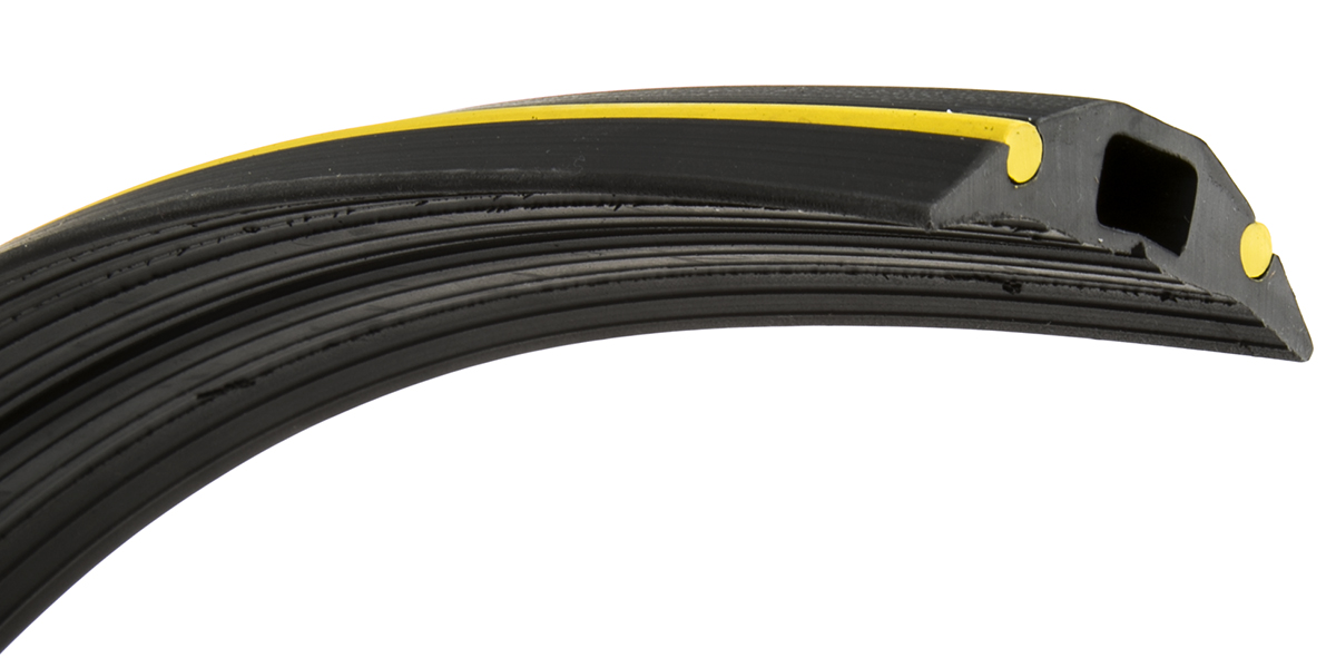 26101115 RS PRO 3 m Black, Yellow Cable Cover in Rubber, 14 mm ID
