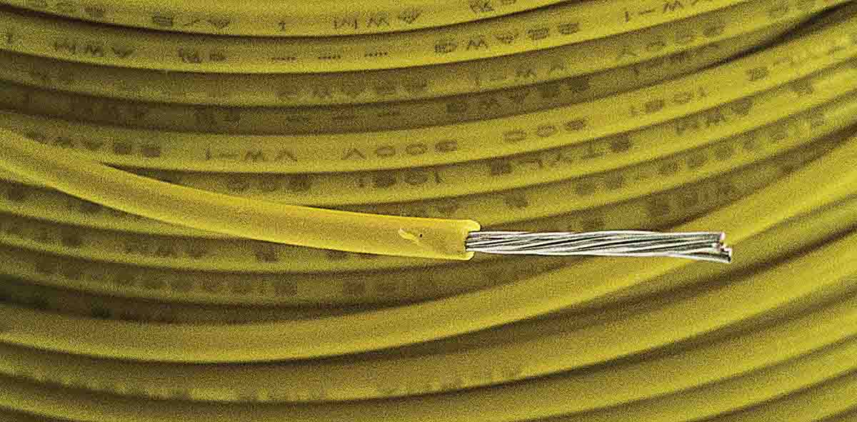 3251-yl005 Alpha Wire Hookup Wire PVC Series Yellow Hook Up Wire, 22 AWG, 7, 30 m, Polyvinyl Chloride, 3251 YL005