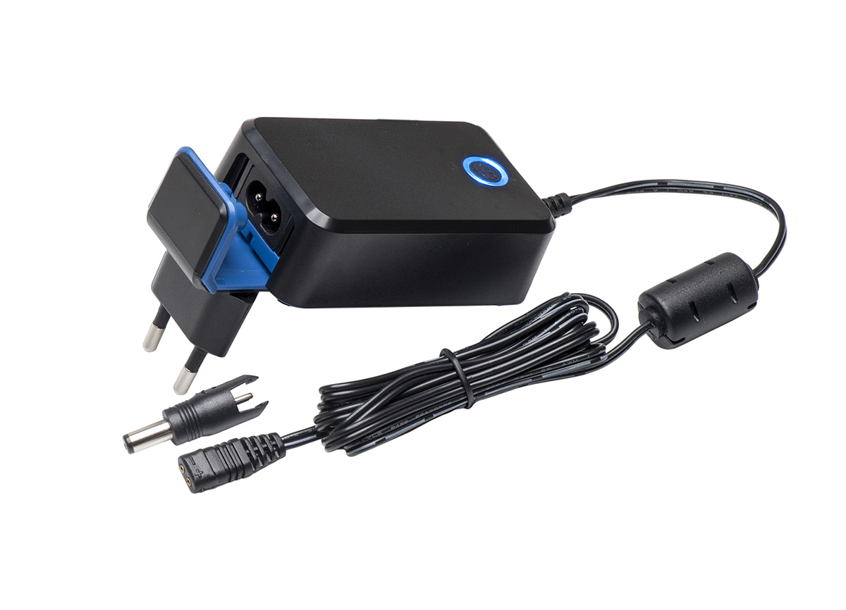 3823000040 Mascot 12 W AC/DC Adapter AC/DC Adapter Australia, FR, UK, US 5V dc Output, 2.4 A