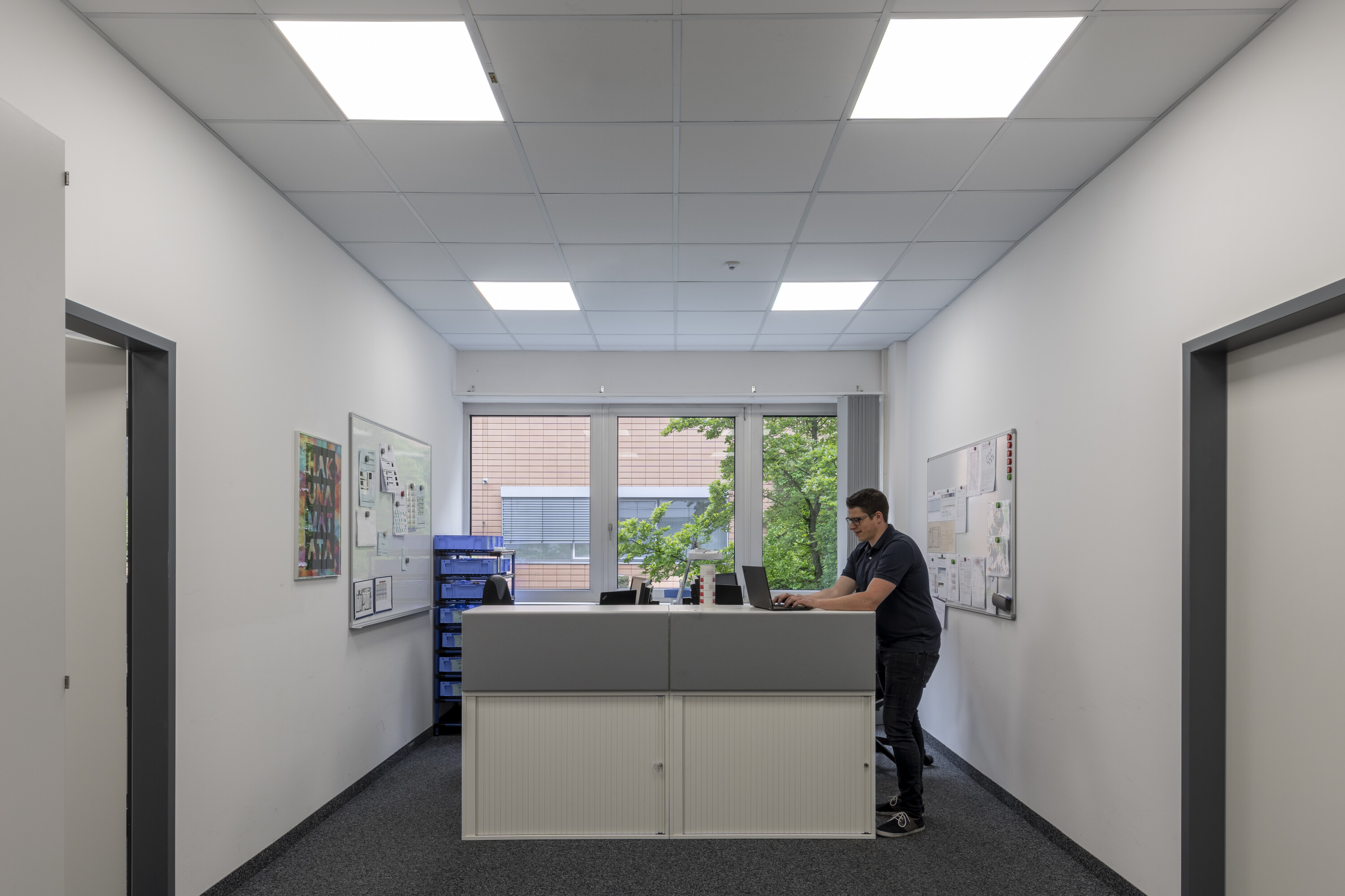 4099854014864 LEDVANCE 33 W Square LED Panel Light, Warm White, 3000K, L 595 mm W 595mm
