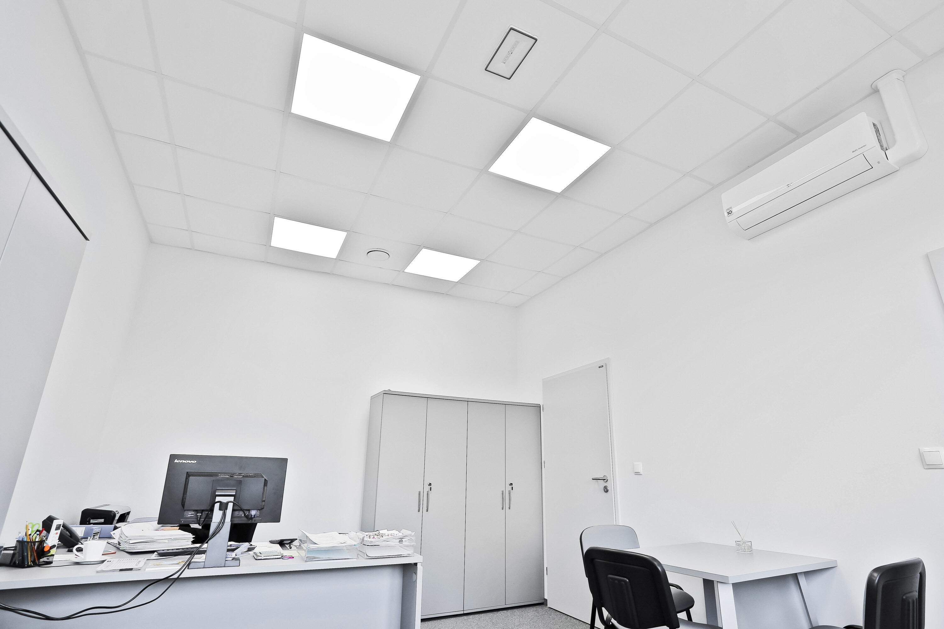 4099854017063 LEDVANCE 33 W Square LED Panel Light, Warm White, 3000K, L 595 mm W 595mm