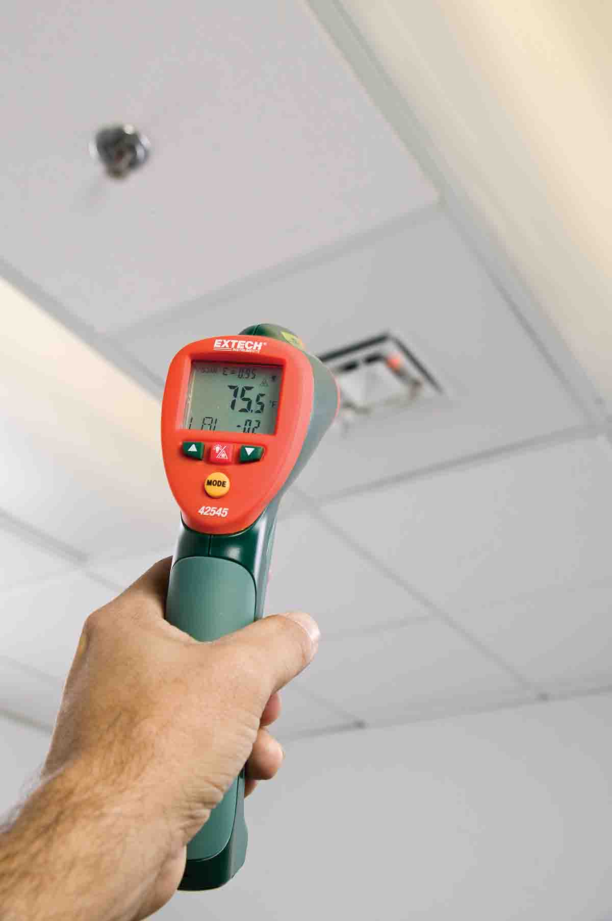 42545 Extech  Infrared Thermometer, -50 °C Min, 1000 °C Max, 2 °C Accuracy, °C and °F Measurements