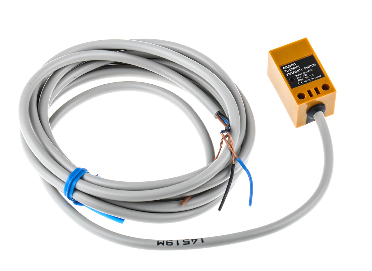 Omron Inductive Block Proximity Sensor, 5 mm Detection, NPN NO, 12 → 24 V dc
