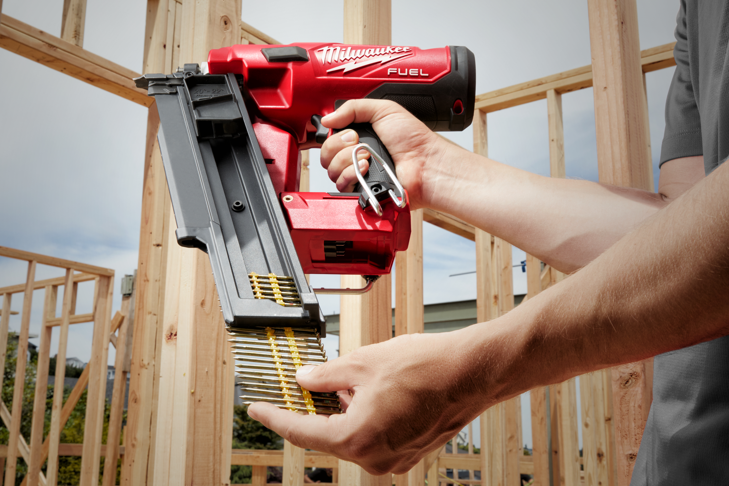 4933471406 Milwaukee 90 mm Nail Gun, Cordless
