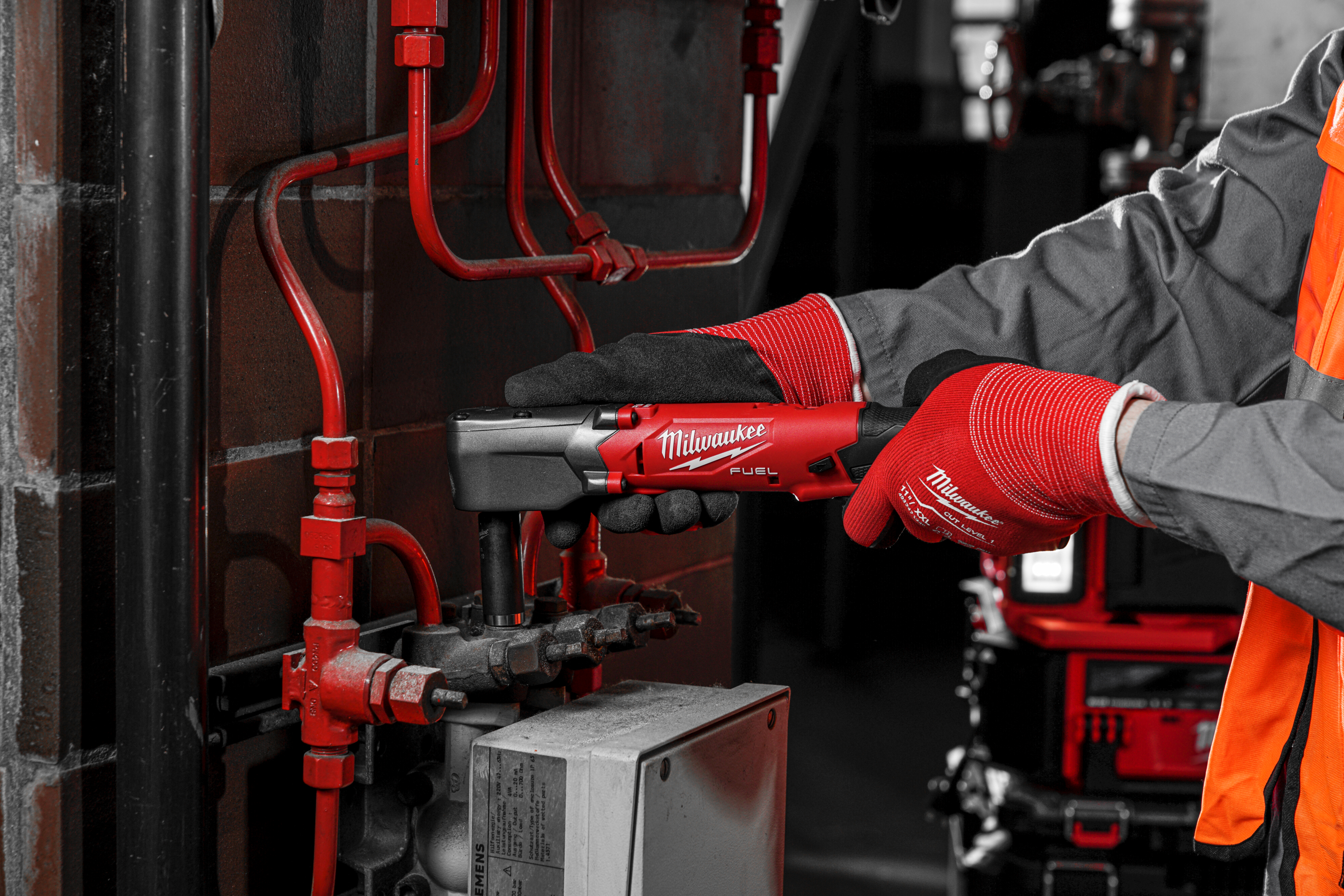 4933471699 Milwaukee 1/2 in 12V Cordless Body Only Impact Wrench