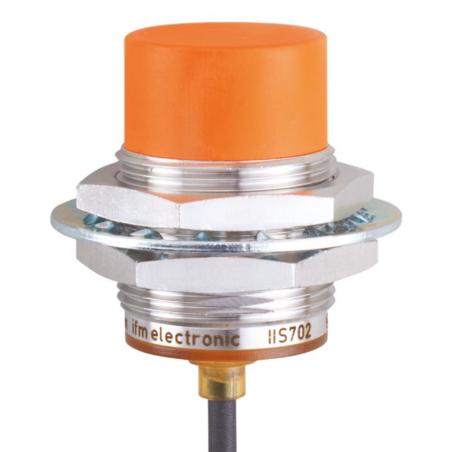 ifm electronic Inductive Threaded Barrel Proximity Sensor, M30, 22 mm Detection, PNP/NPN NO, 10 → 30 V dc