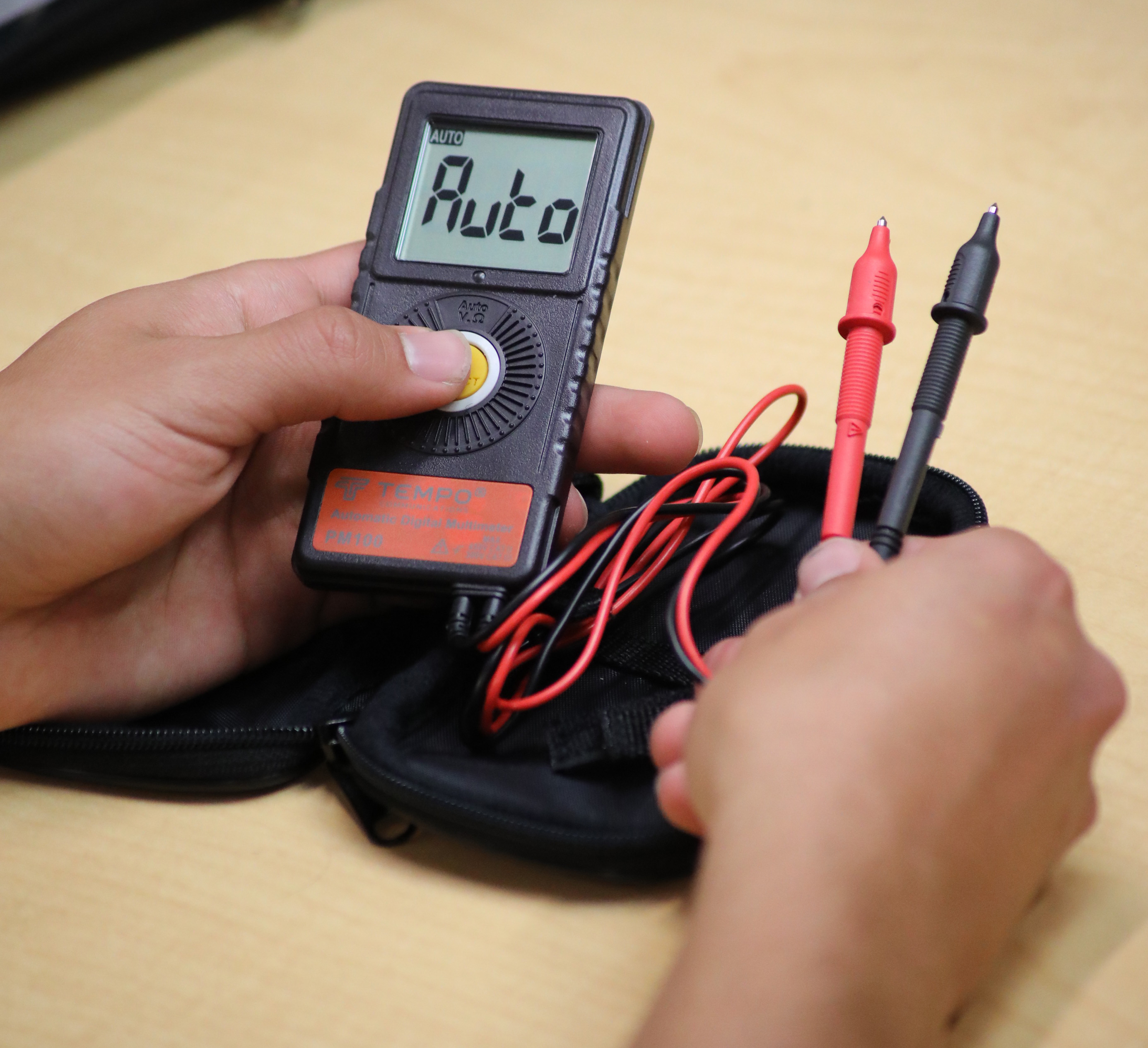 55500083 Tempo PM100 Handheld Digital Multimeter, 10 A ac, 8 A dc, 450 V ac