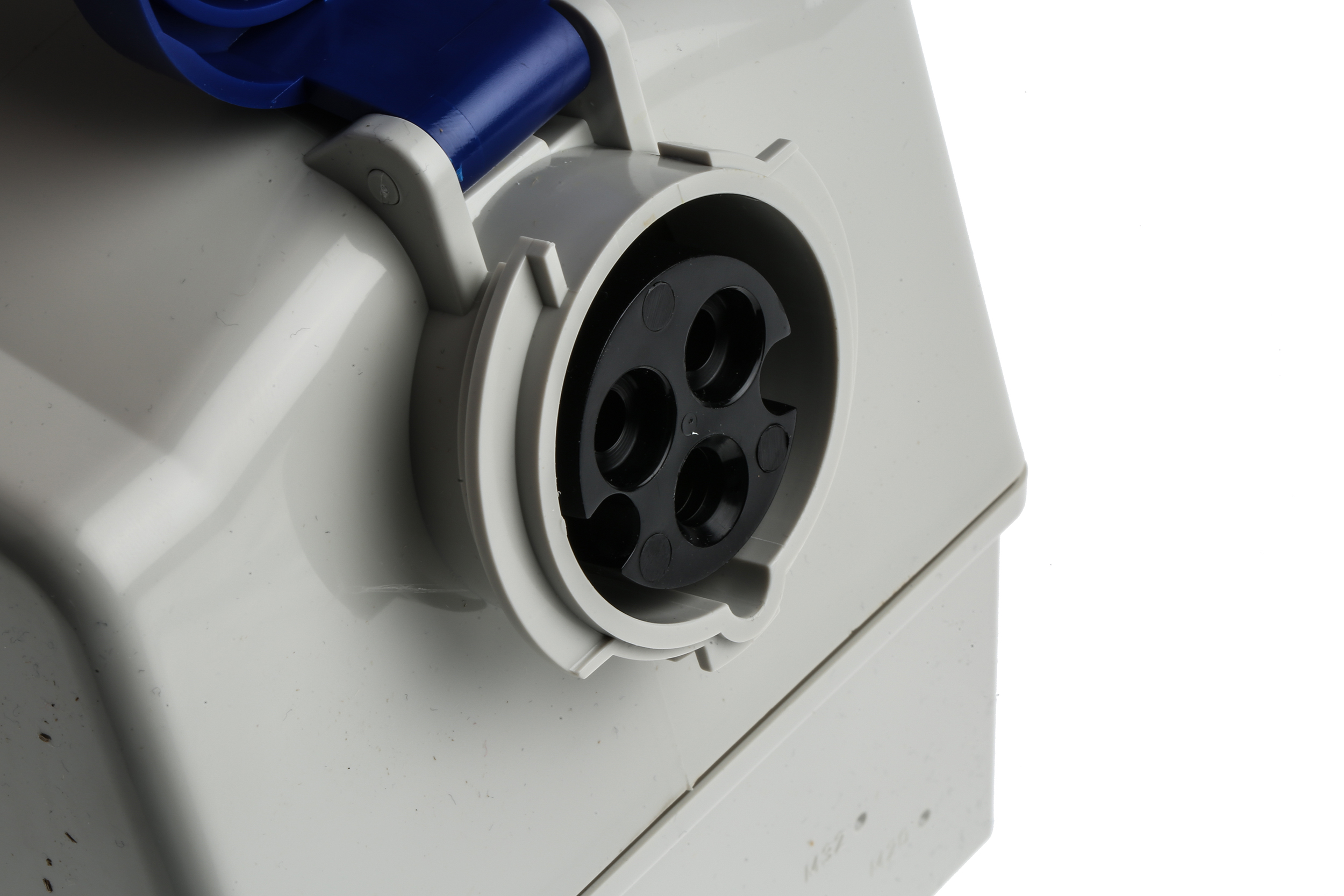 5671683-r Scame Straight Switchable IP44 Industrial Interlock Socket 2+E, Earthing Position 6h, 16A, 230V