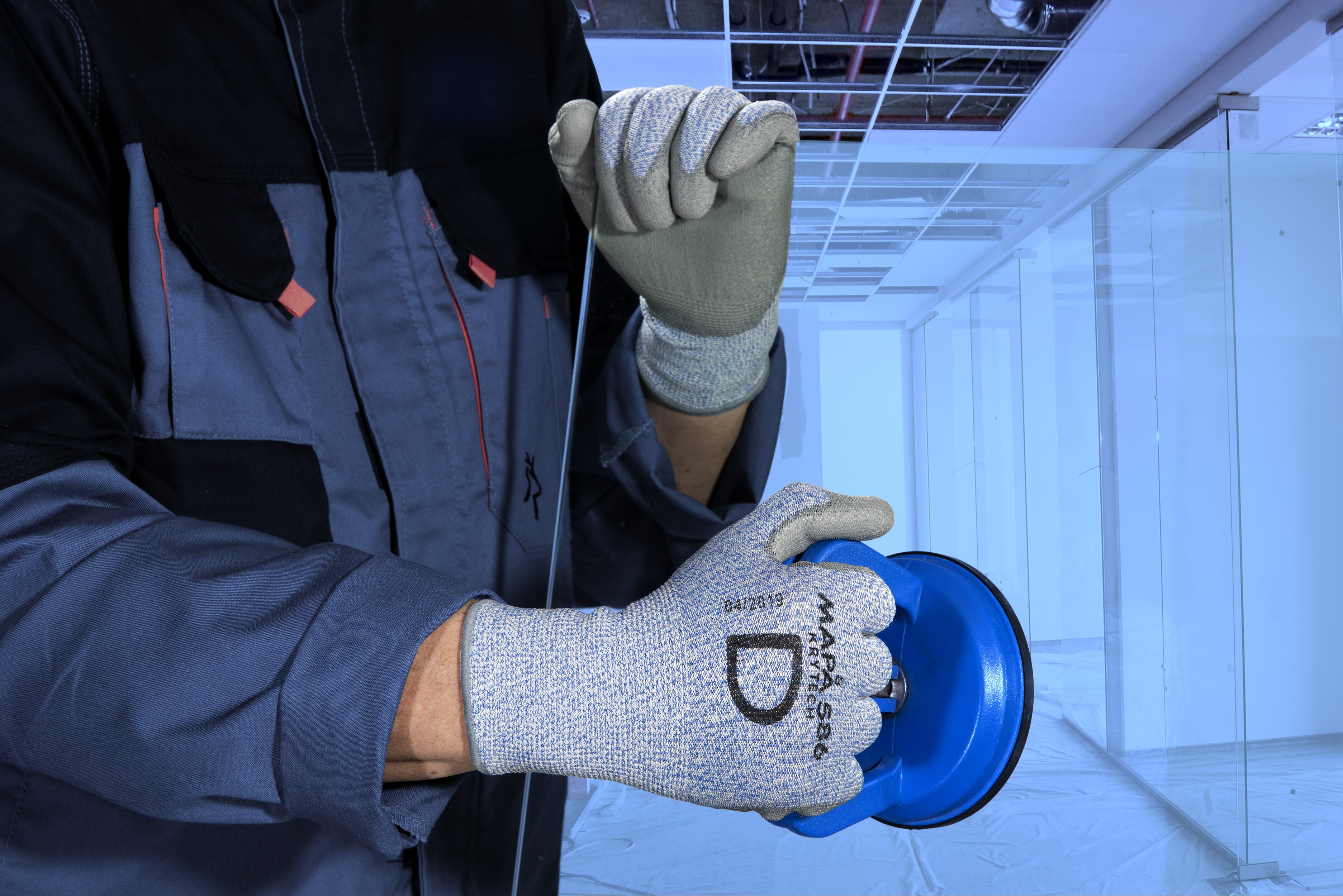 586 Mapa KRYTECH  Blue High Performance Polyethylene Work Gloves, Size 10, Polyurethane Coating