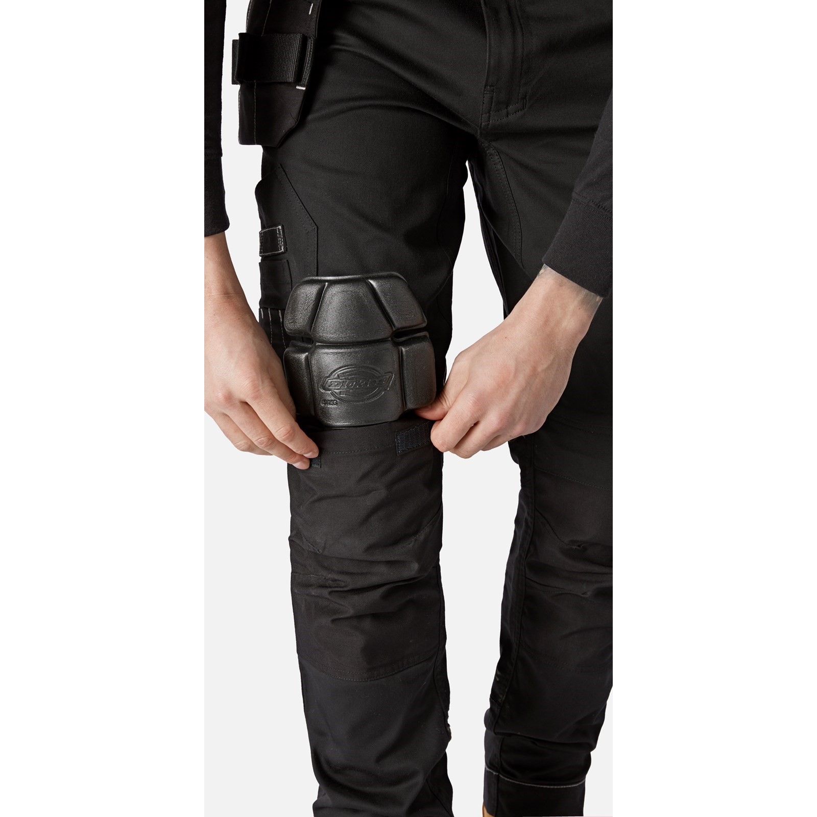 dk0a4xswblk1 Dickies Universal FLEX Men's Black 2% Elastane, 38% Polyester, 60% Cotton, Size 30R Waist Size 30 cm W