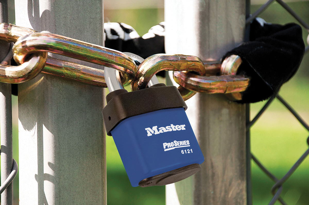 6121blu Master Lock Key Laminated Steel, Hardened Boron Alloy Padlock Weatherproof, 8 mm Shackle, 54mm Body