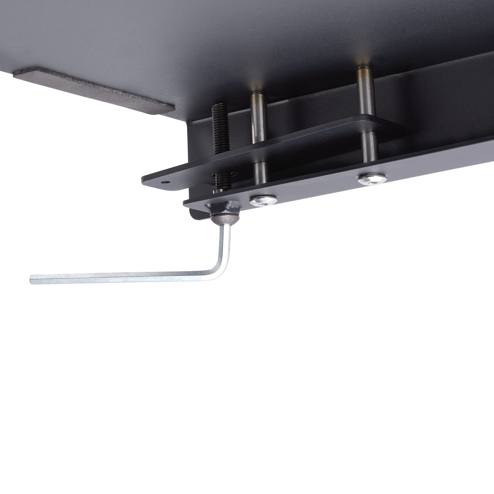 dskcrnrslv StarTech.com Desk Mounting Steel Desk Corner Sleeve