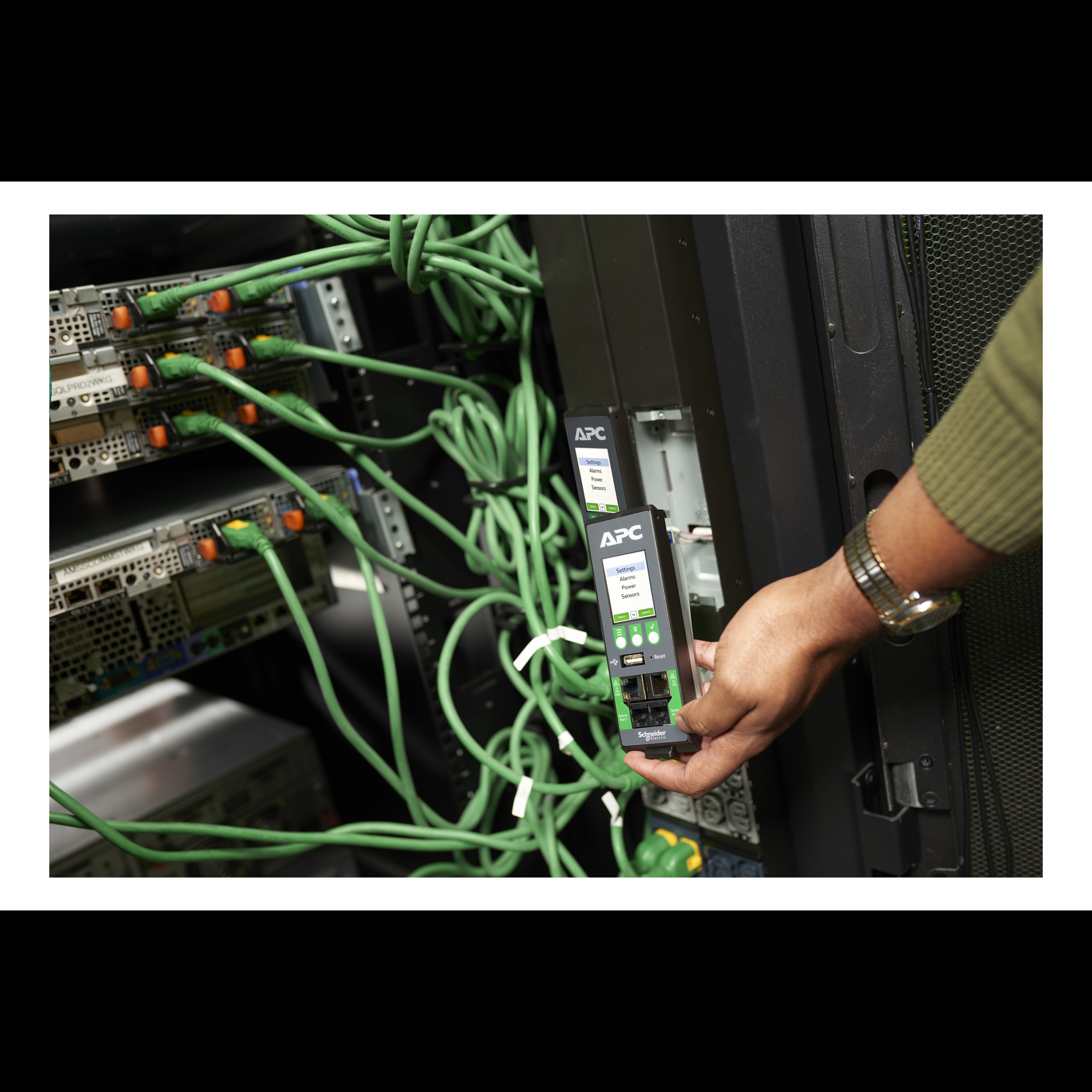 apdu10250sm APC IEC 48 Gang Power Distribution Unit, 1.8m Cable, 16A, 230 V