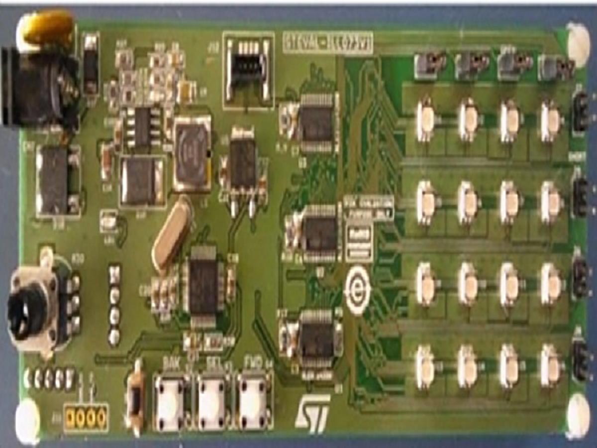 STMicroelectronics STEVAL-ILL073V1, RGB LED driver LED Driver Evaluation Board for ALED1642GW, STM8A for Autumotive