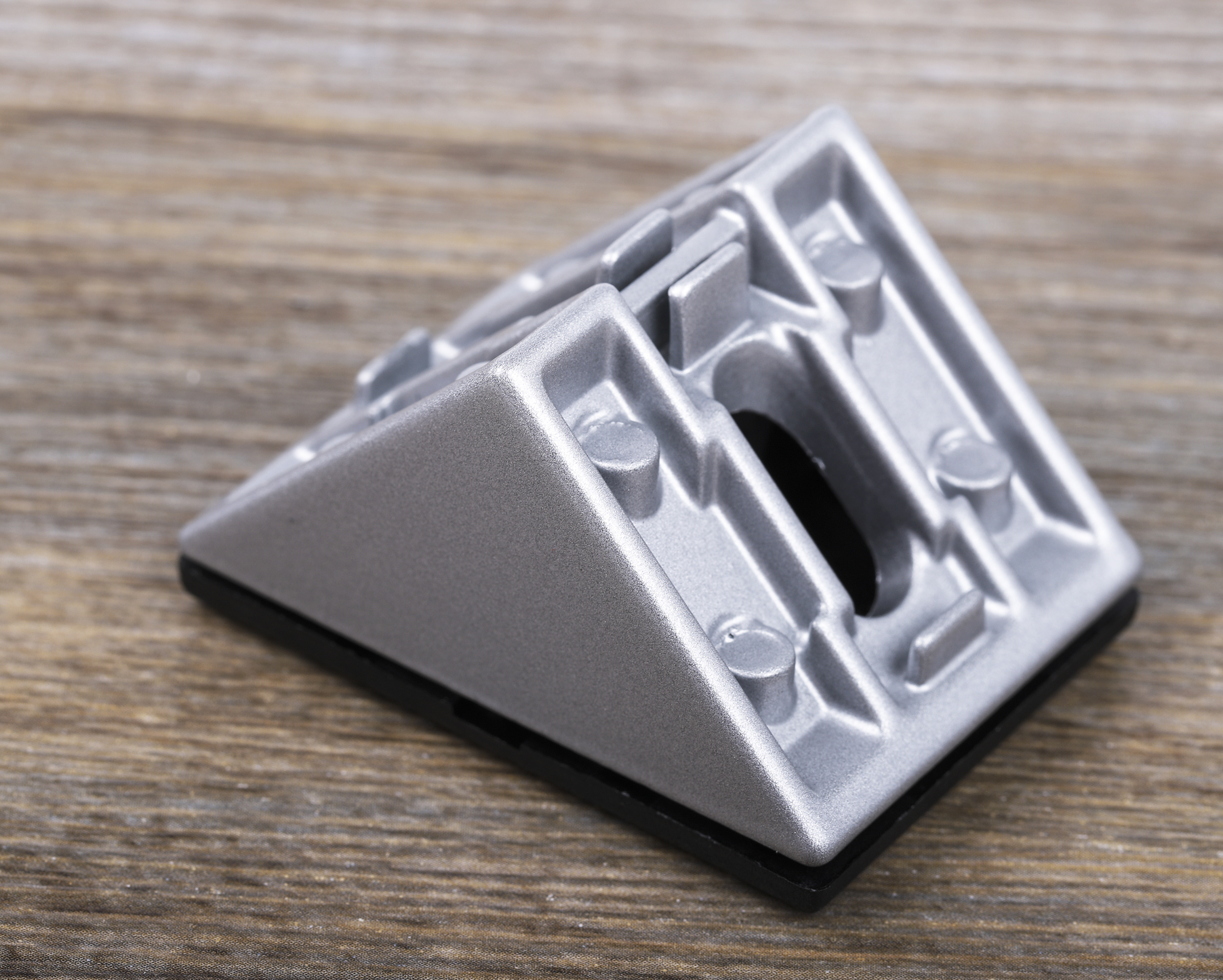 767-5695 RS PRO Angle Bracket, Connecting Component, Strut Profile 40 x 40 x 40 mm, Groove Size 8 mm