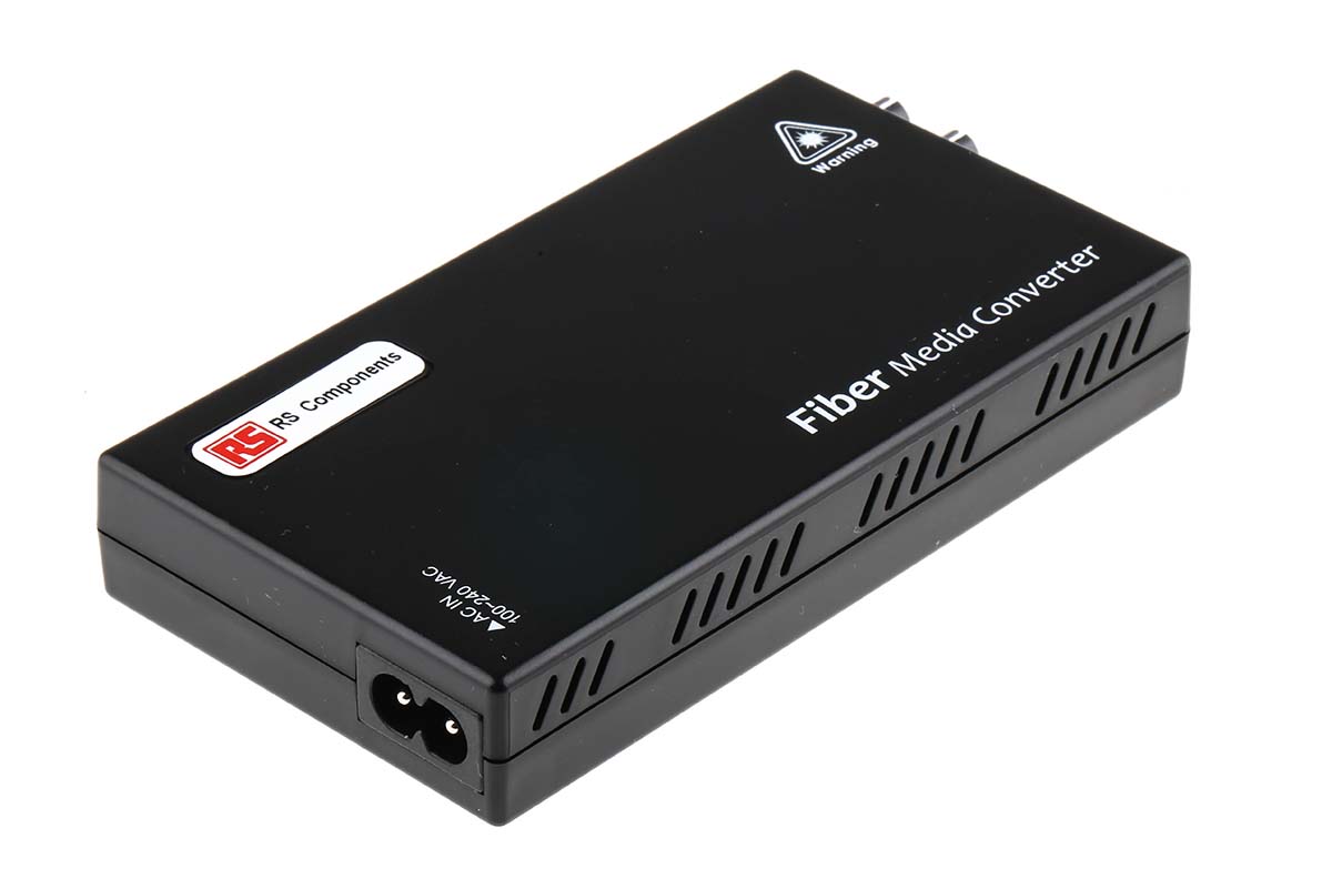 816-4635 RS PRO RJ45 Ethernet Media Converter, Single Mode, 100Mbps, Full Duplex 2 km