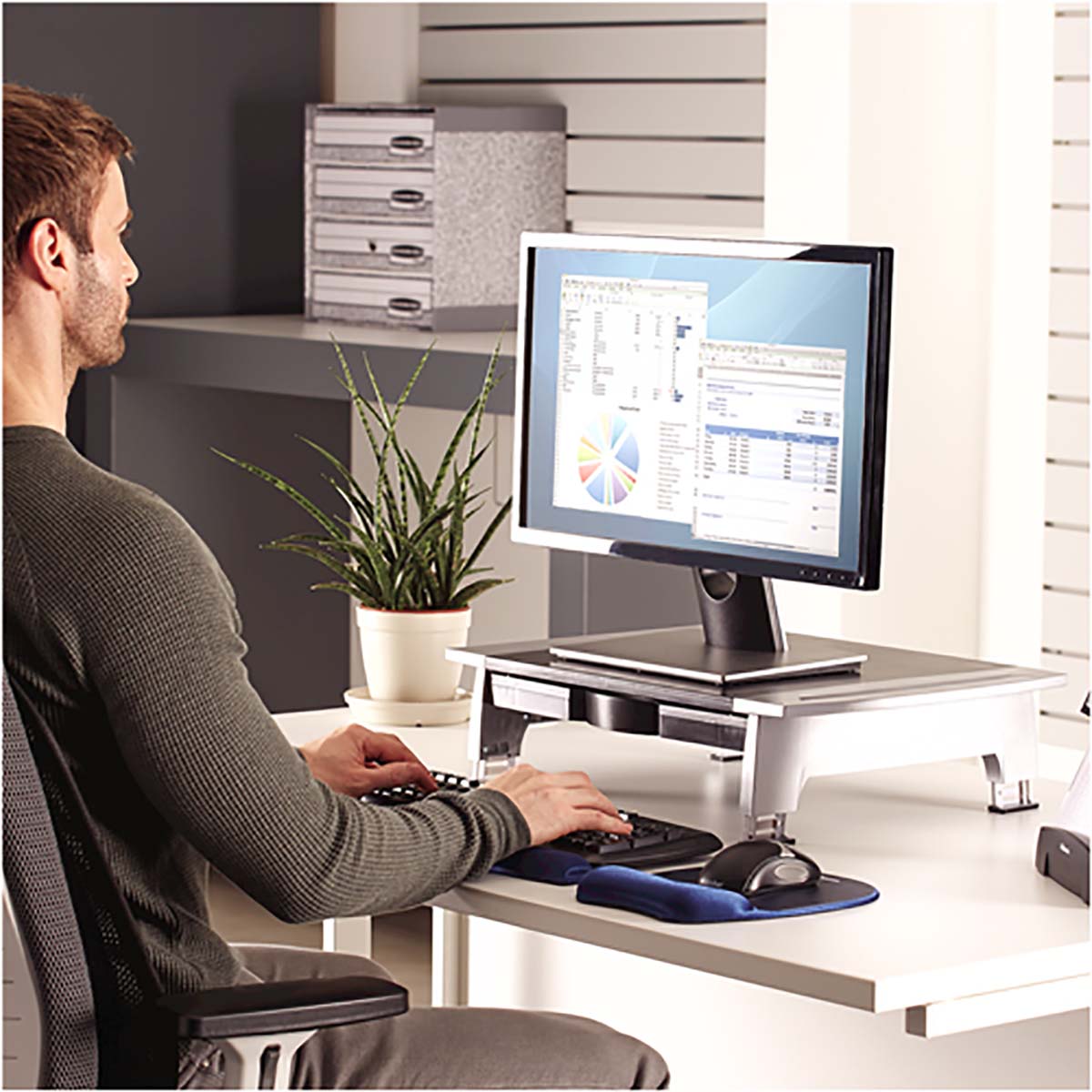 8502601 Fellowes Monitor Arm, Max 30 in Monitor, 2 Supported Display(s) Extension Arm