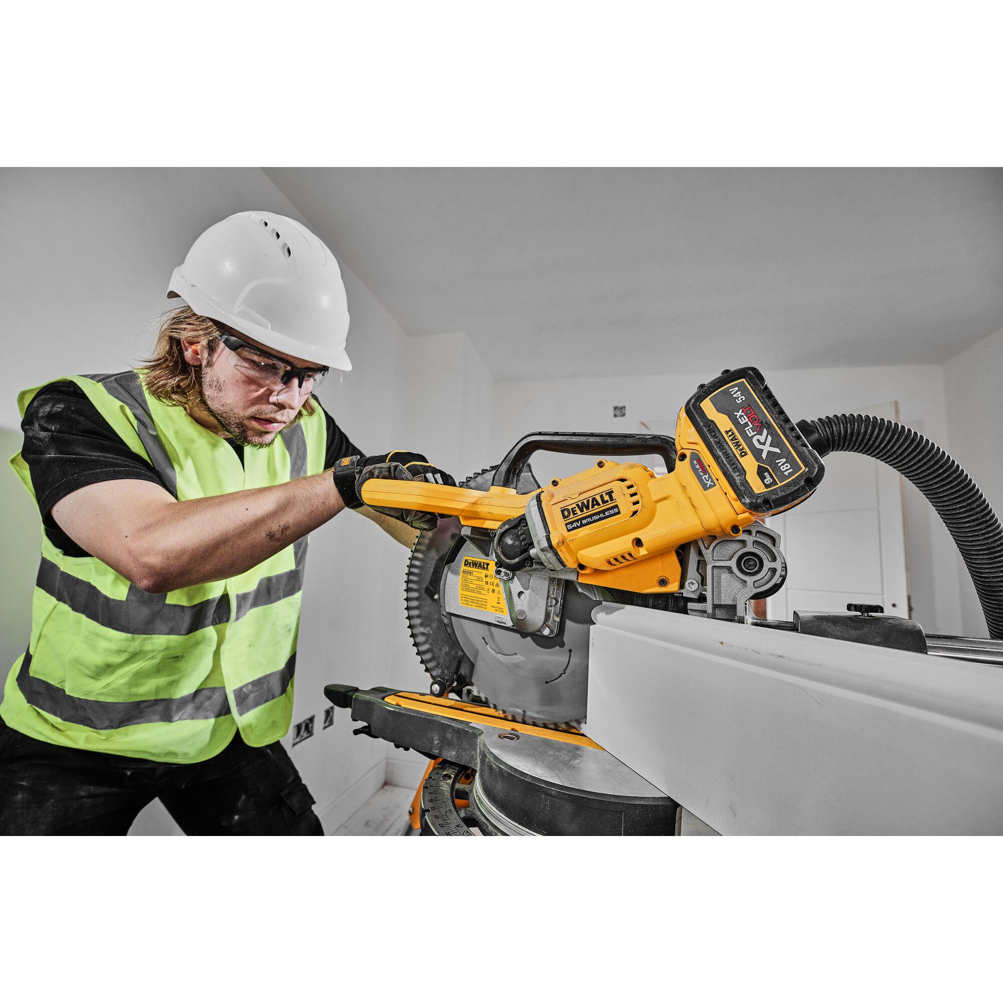 dcs781x2-gb DeWALT FLEXVOLT DCS781 305mm Cordless Mitre Saw, Type G - British 3-Pin