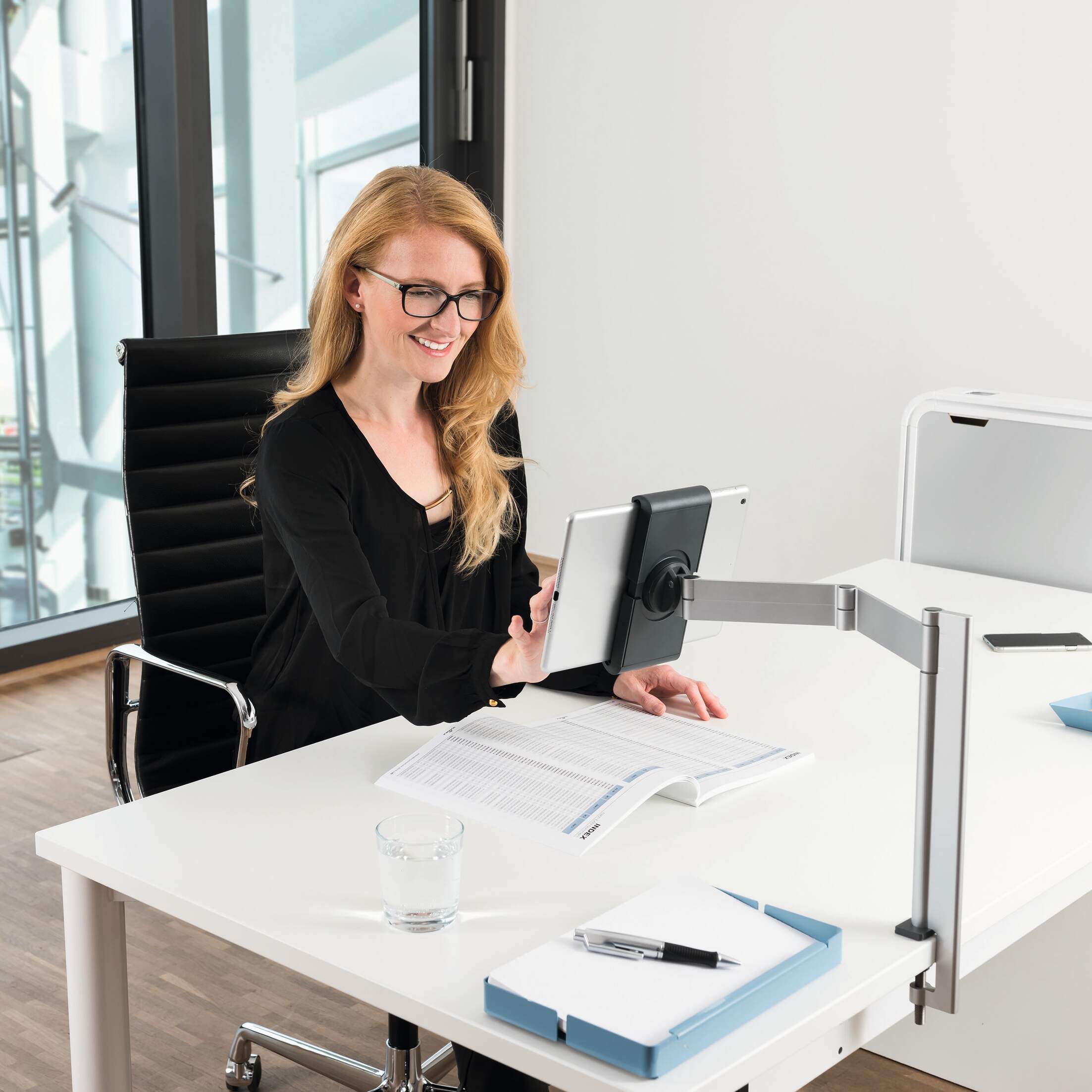 893123 Durable Tablet Stand Tablet Stand for use with Tablet