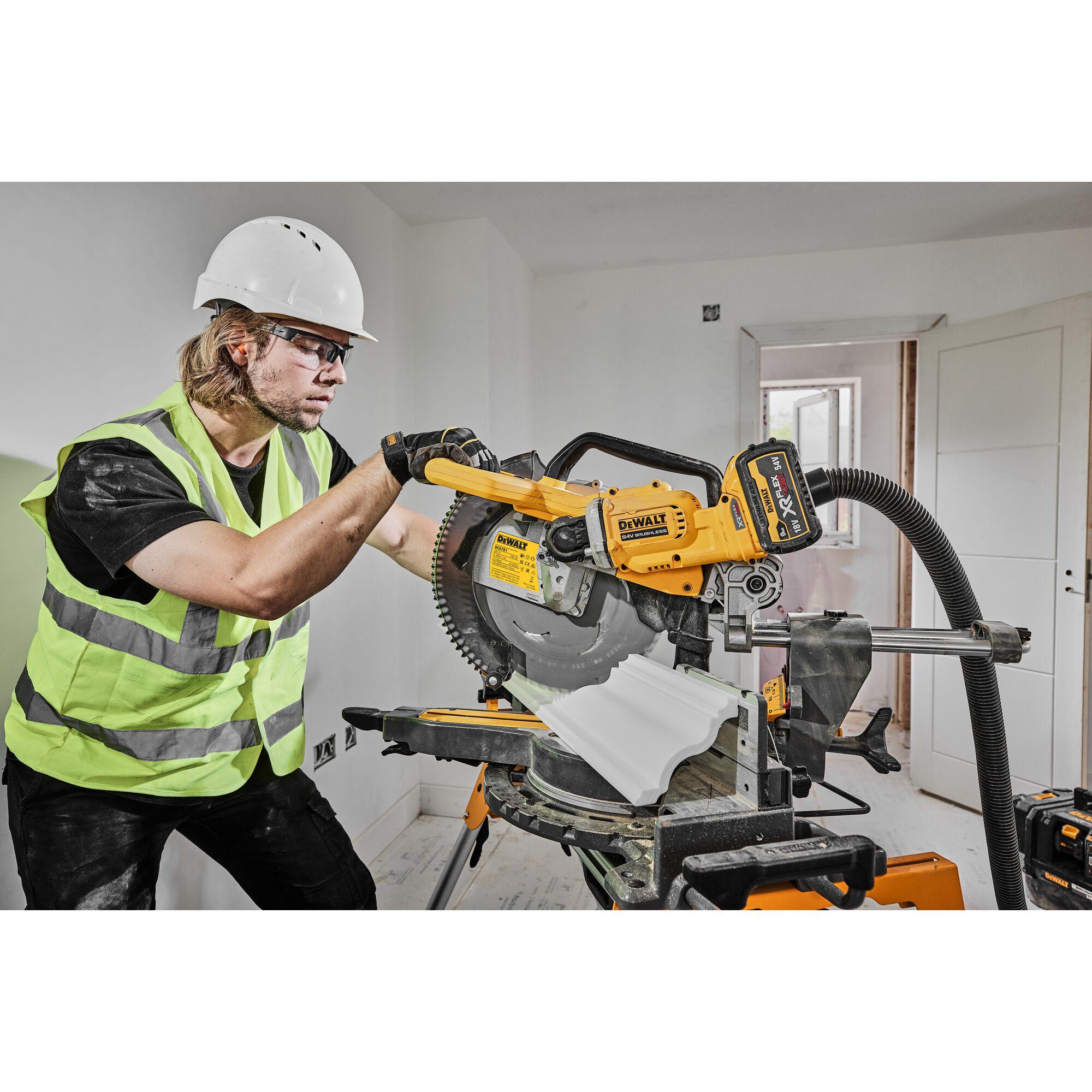 dcs781x2-gb DeWALT FLEXVOLT DCS781 305mm Cordless Mitre Saw, Type G - British 3-Pin