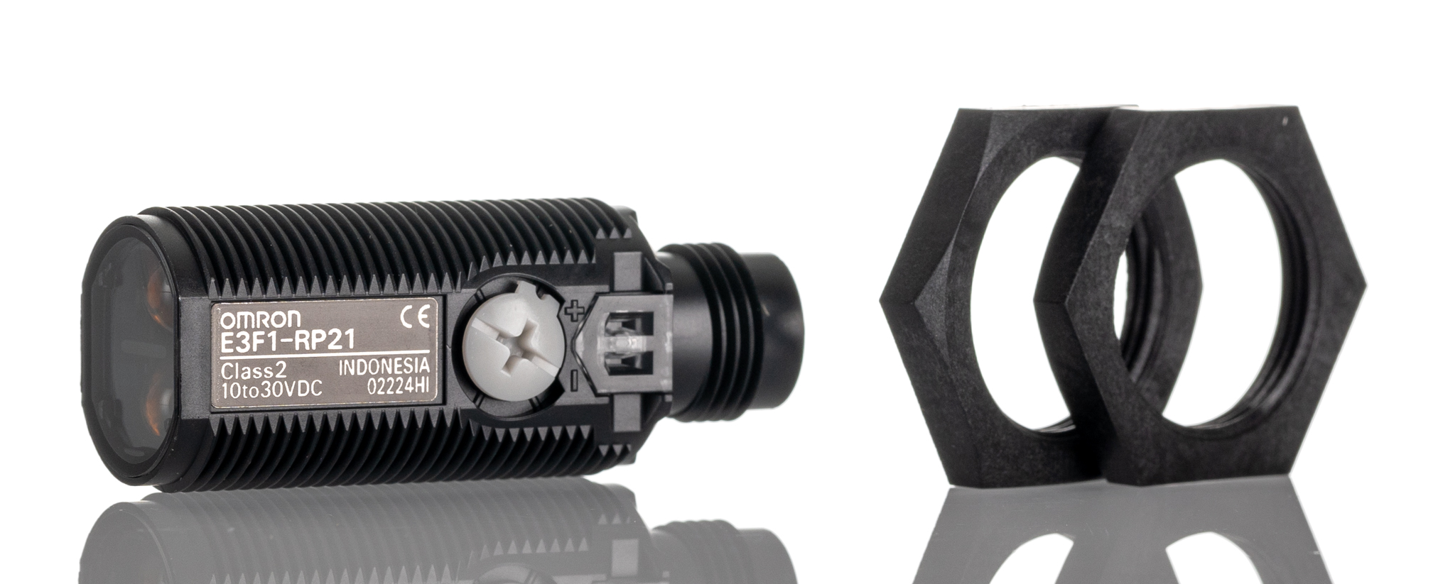 Omron Retroreflective Photoelectric Sensor, Barrel Sensor, 3 m Detection Range
