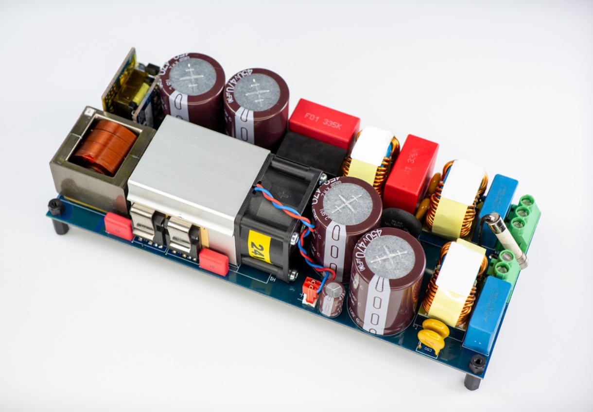 Infineon EVAL3K3WTPPFCSICTOBO1, EVAL_3K3W_TP_PFC_SIC PFC Controller for Power Supplies