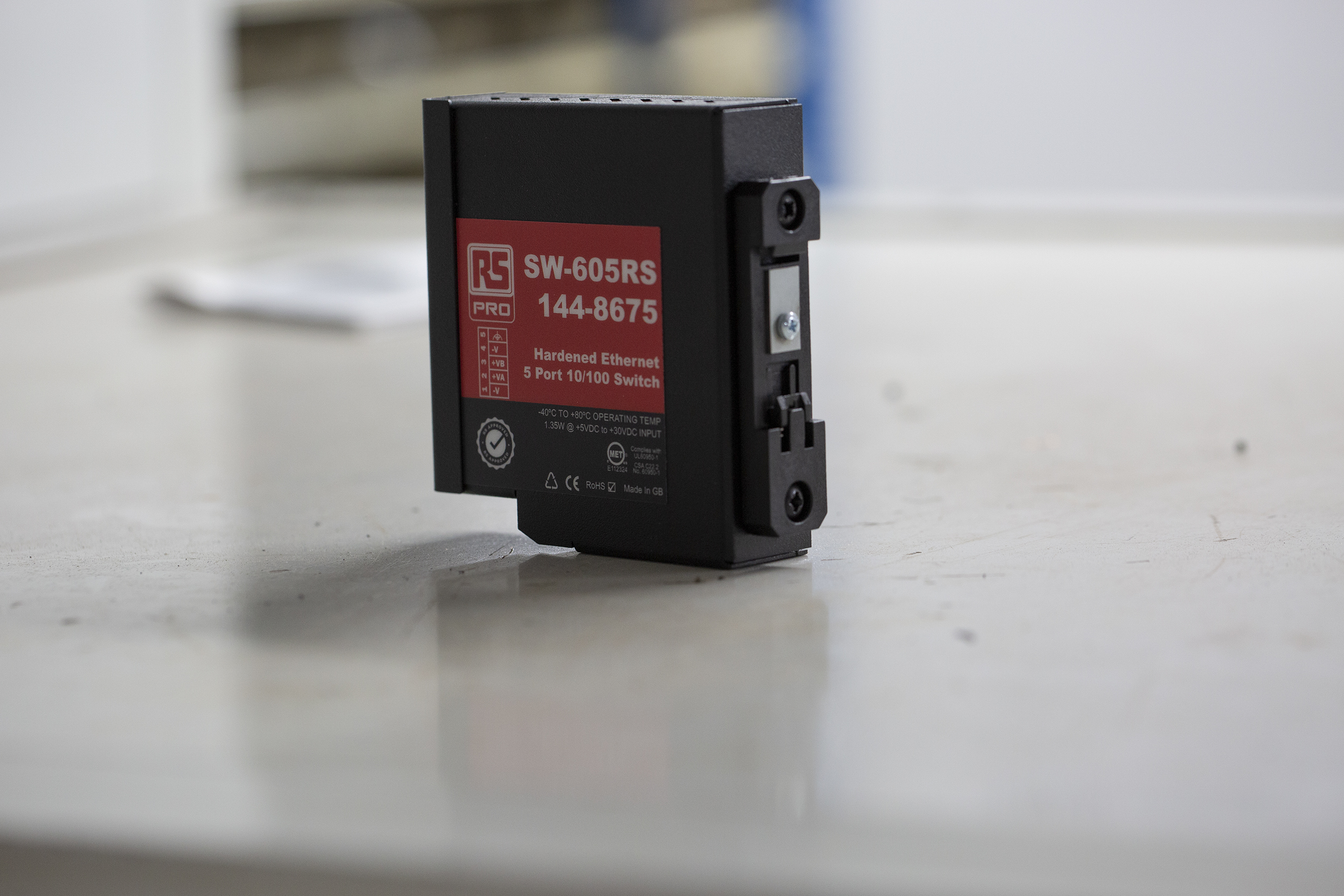 144-8675 RS PRO DIN Rail Mount Industrial Ethernet Switch, 5 RJ45 Ports, 10/100Mbit/s Transmission